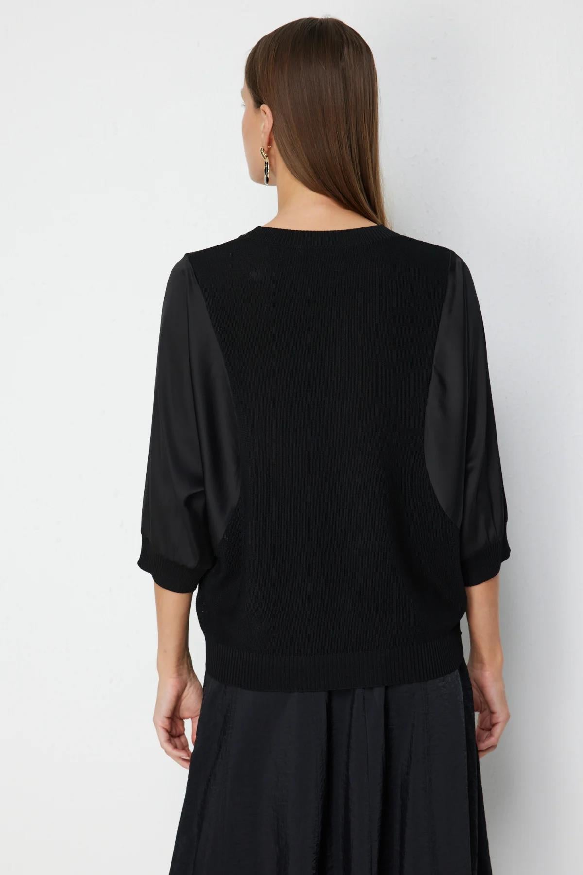 Yaka Fiyonk Detaylı Düşük Kol Bluz