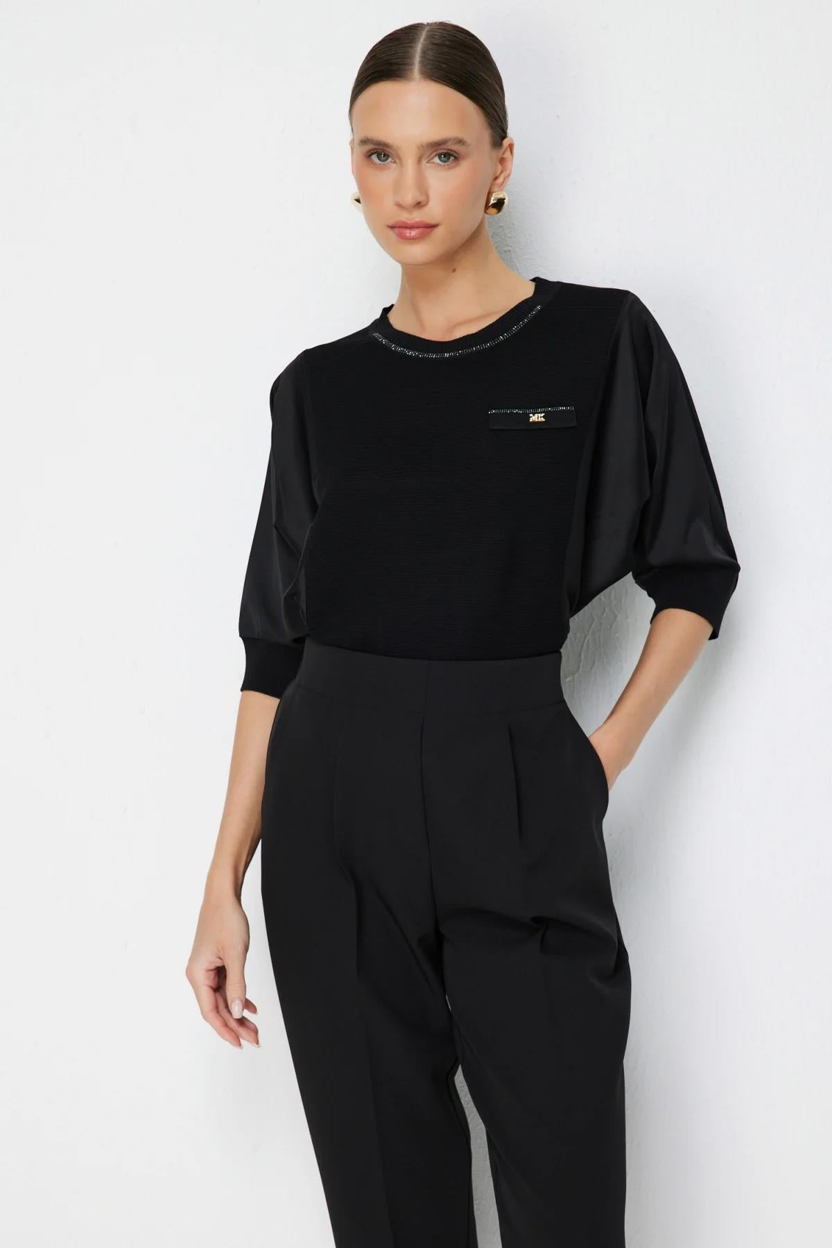 Blouse with Embellished Collar