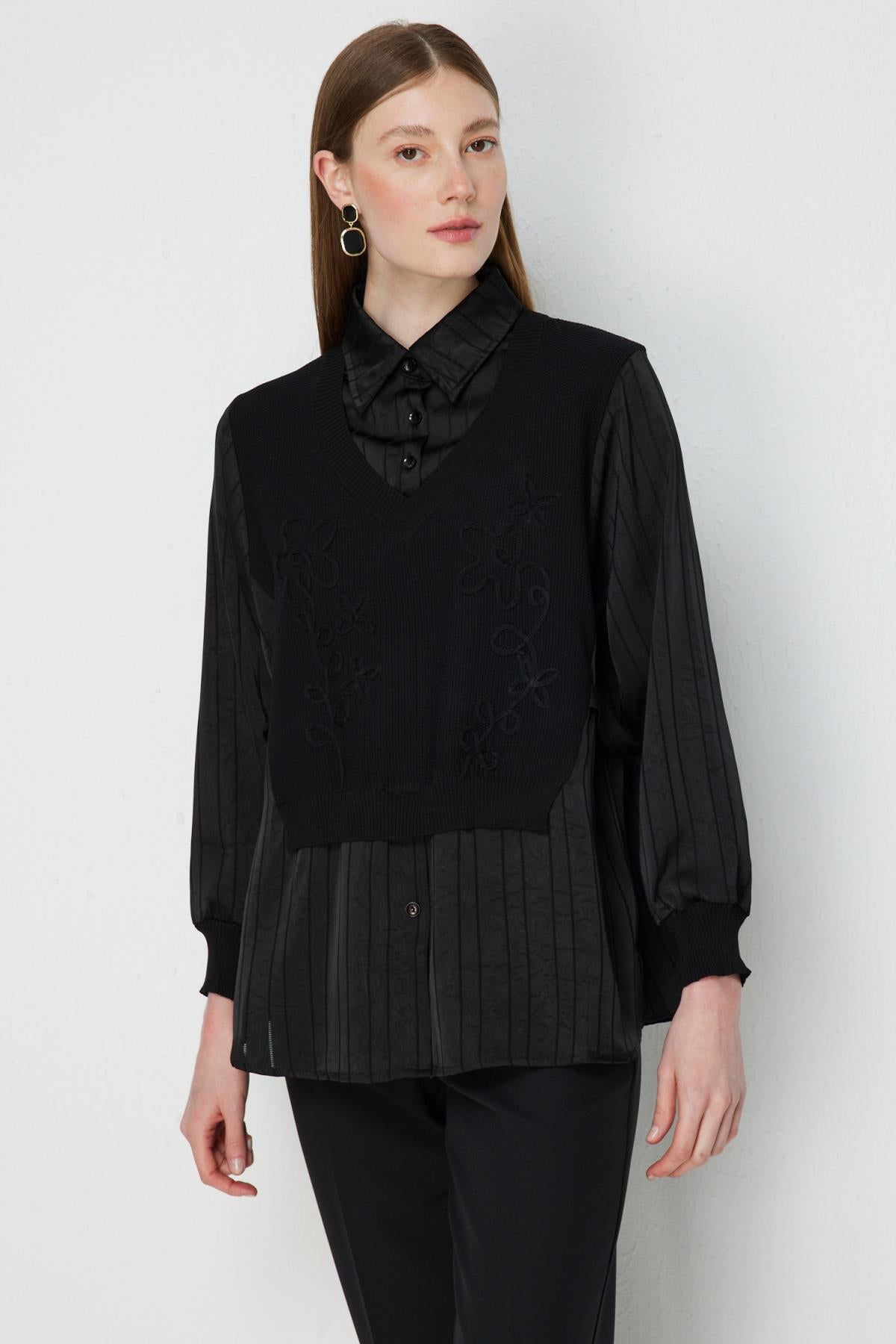 Nakış Detaylı Süveter Görünümlü Bluz