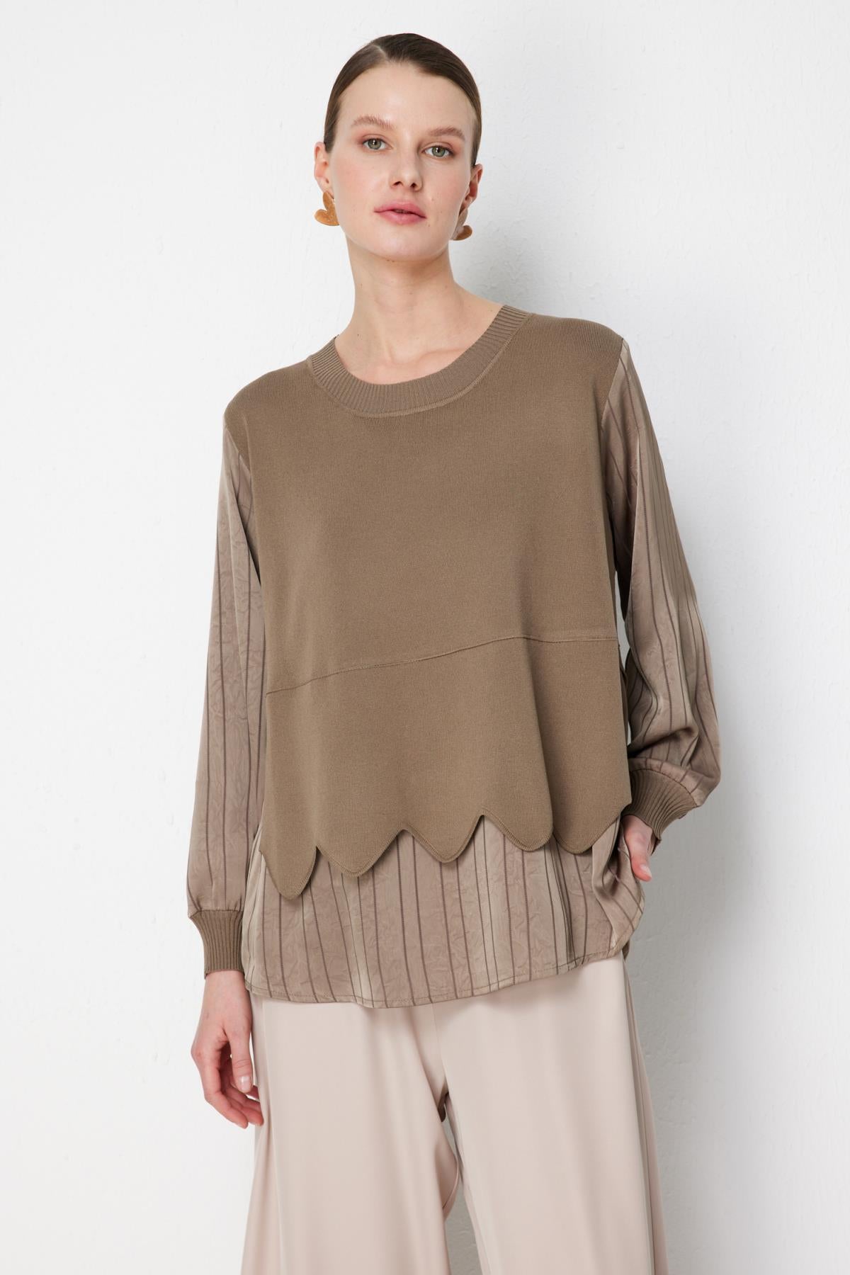 Çizgi Detaylı Süveter Görünümlü Bluz