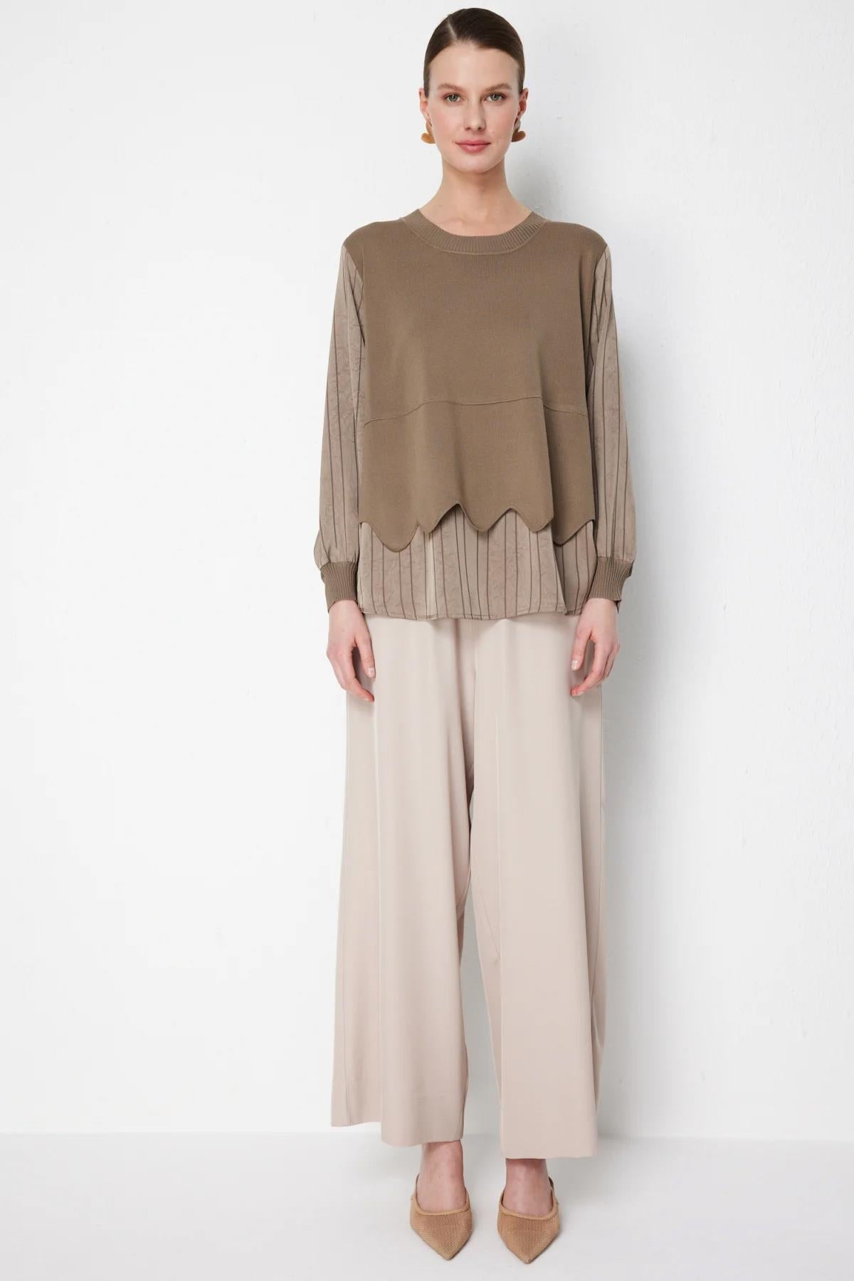 Çizgi Detaylı Süveter Görünümlü Bluz