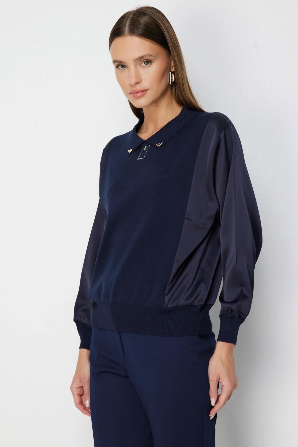 Yaka Taş Detaylı Bluz