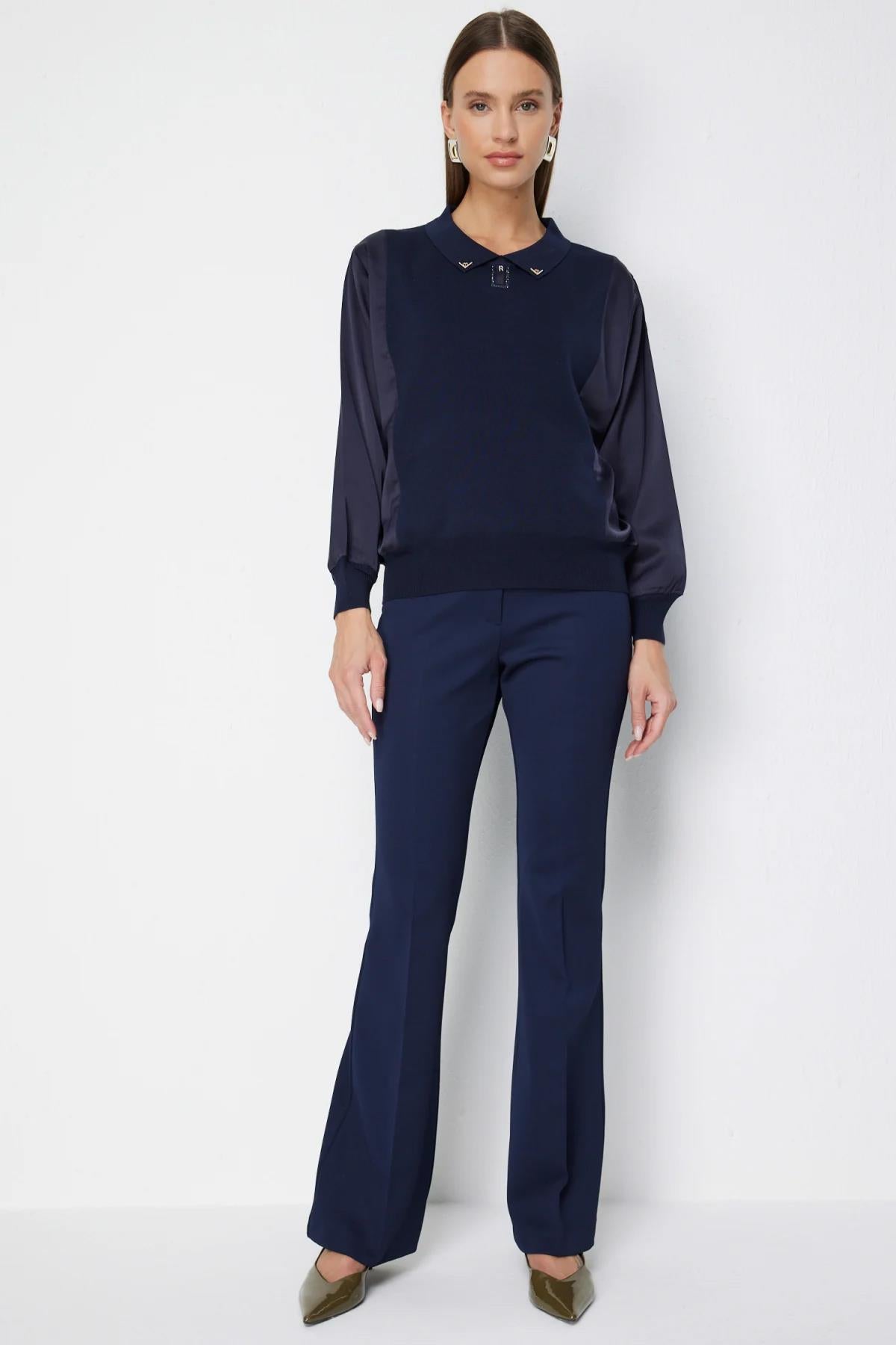 Yaka Taş Detaylı Bluz