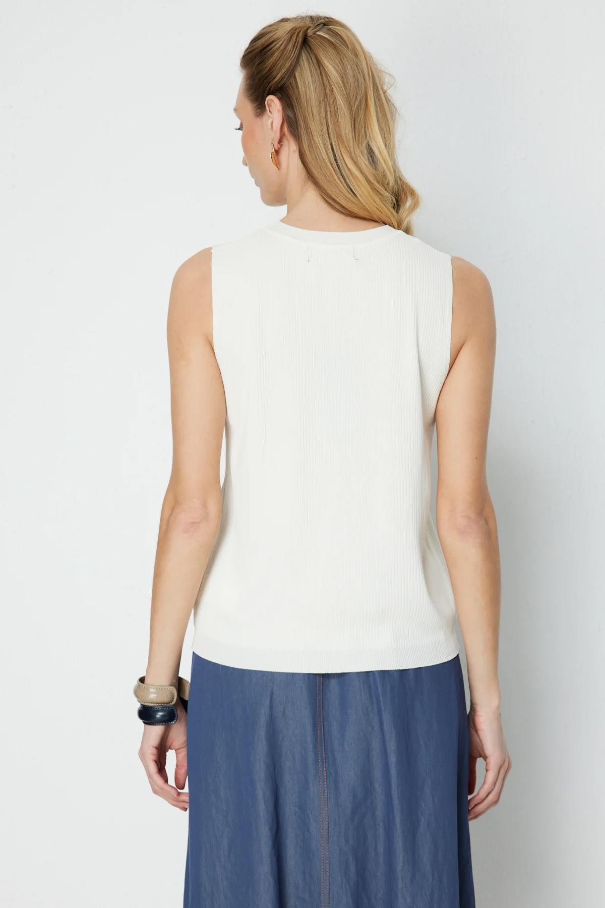 Yakası Desenli Kolsuz Bluz