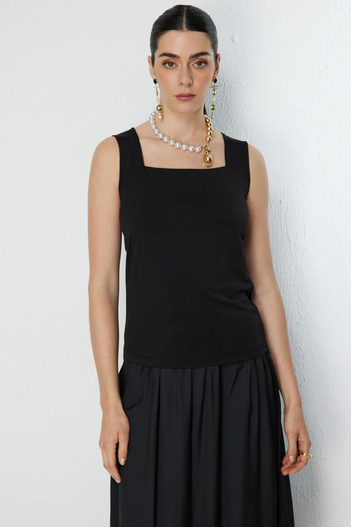 Kare Yaka Kolsuz Penye Bluz