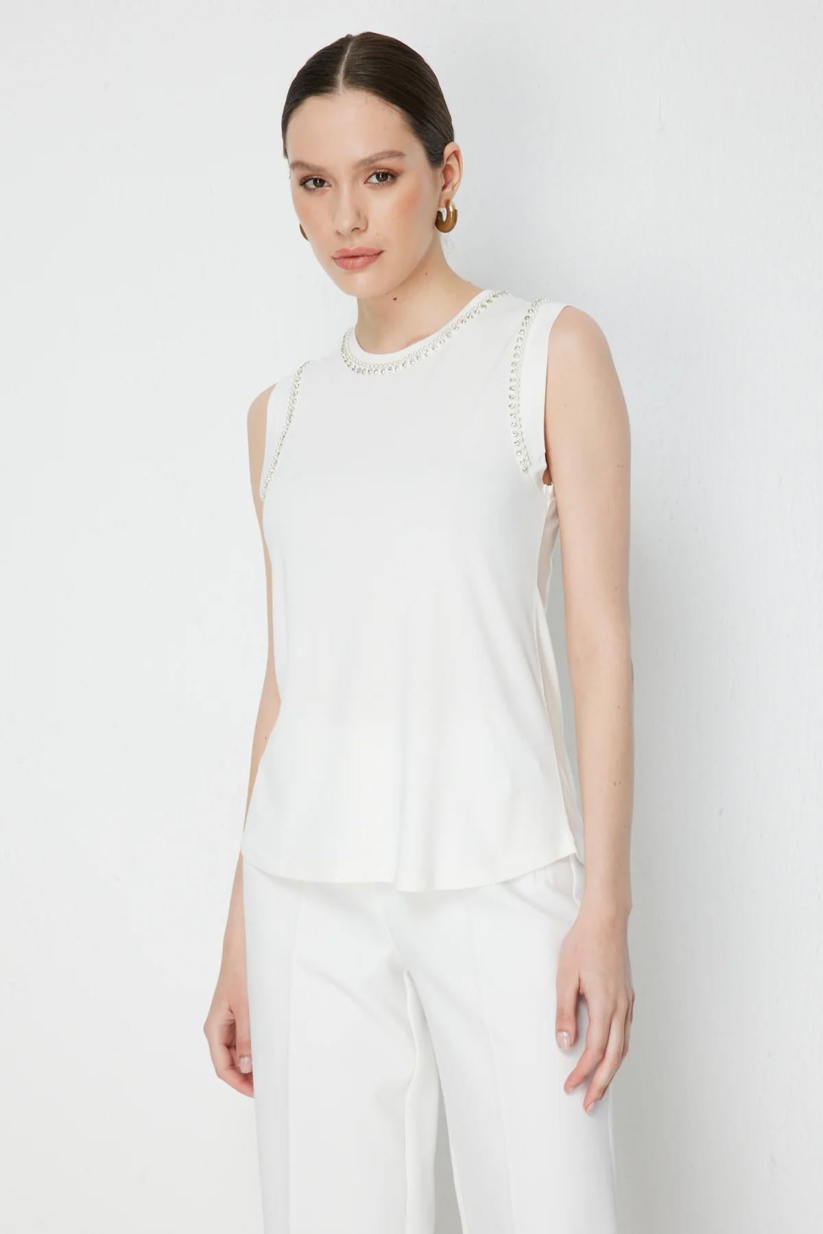 Sıfır Yaka Taş İşlemeli Kolsuz Bluz