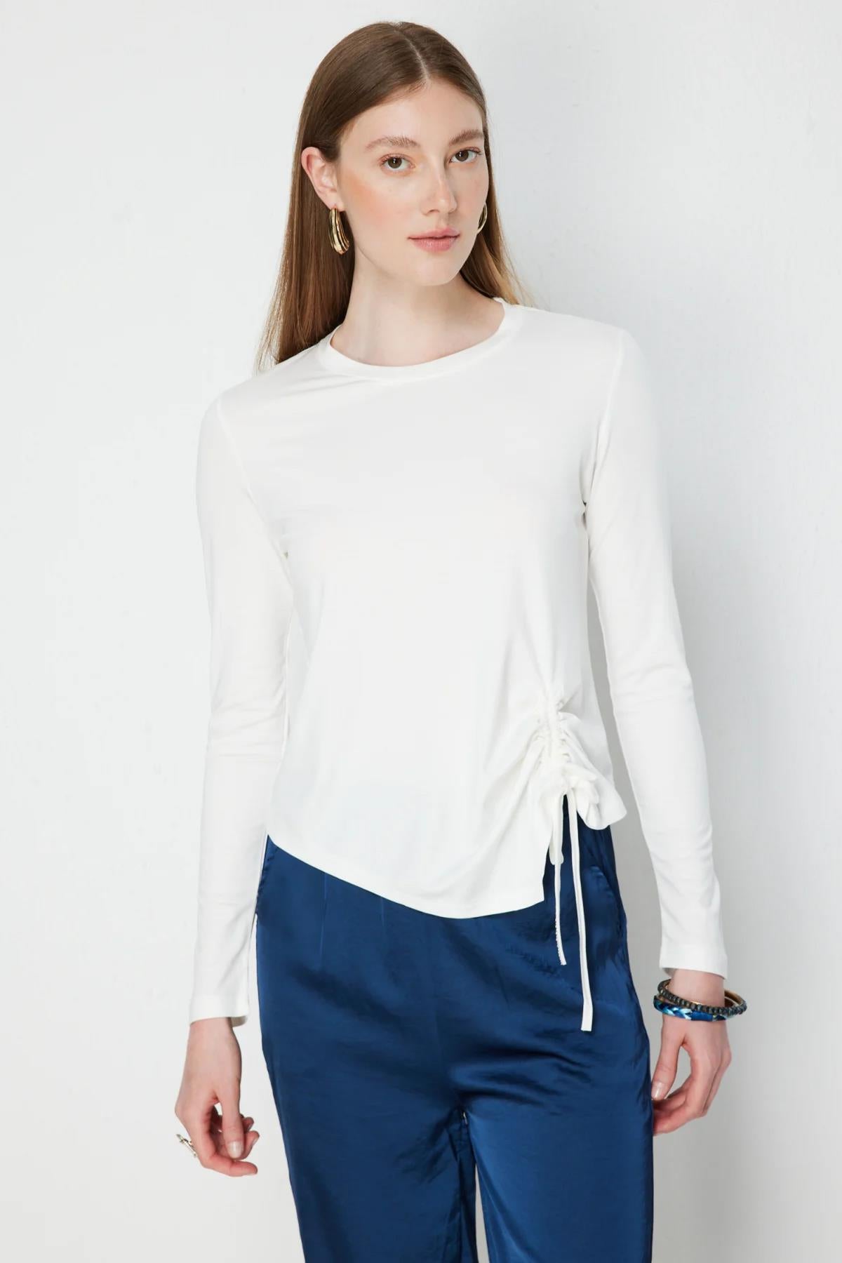 Yan Büzgülü Uzun Kollu Bluz