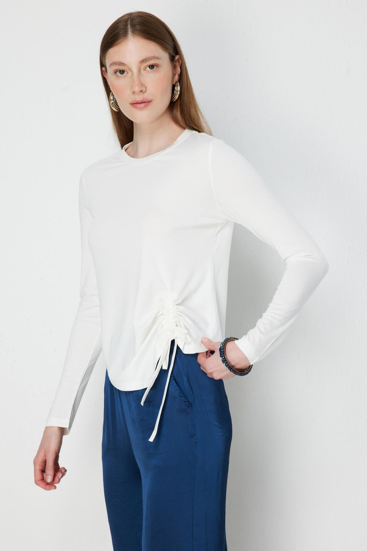 Yan Büzgülü Uzun Kollu Bluz