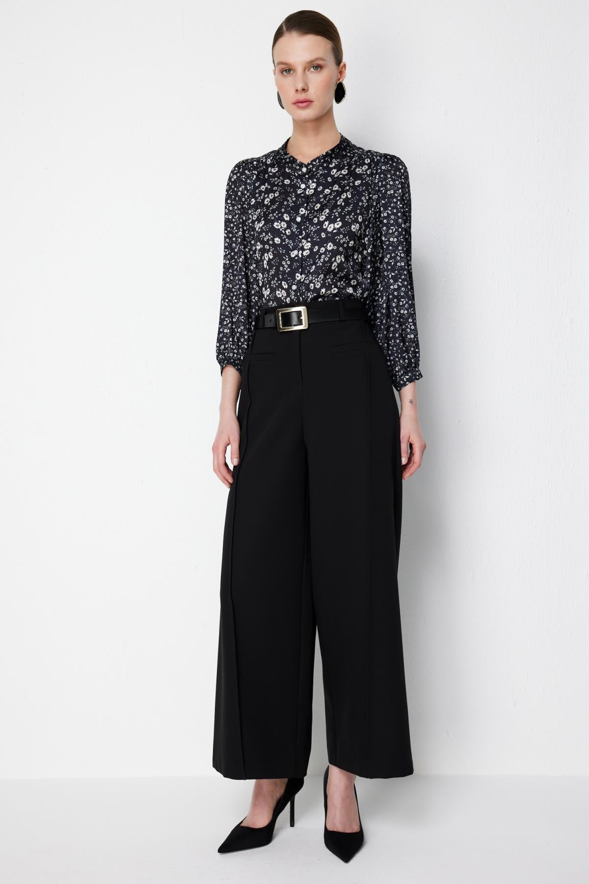 Beli Kemerli Geniş Paça Pantolon