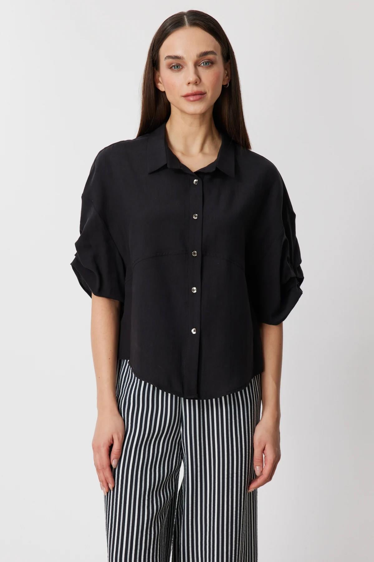 Kolu Büzgülü Kısa Kollu Gömlek