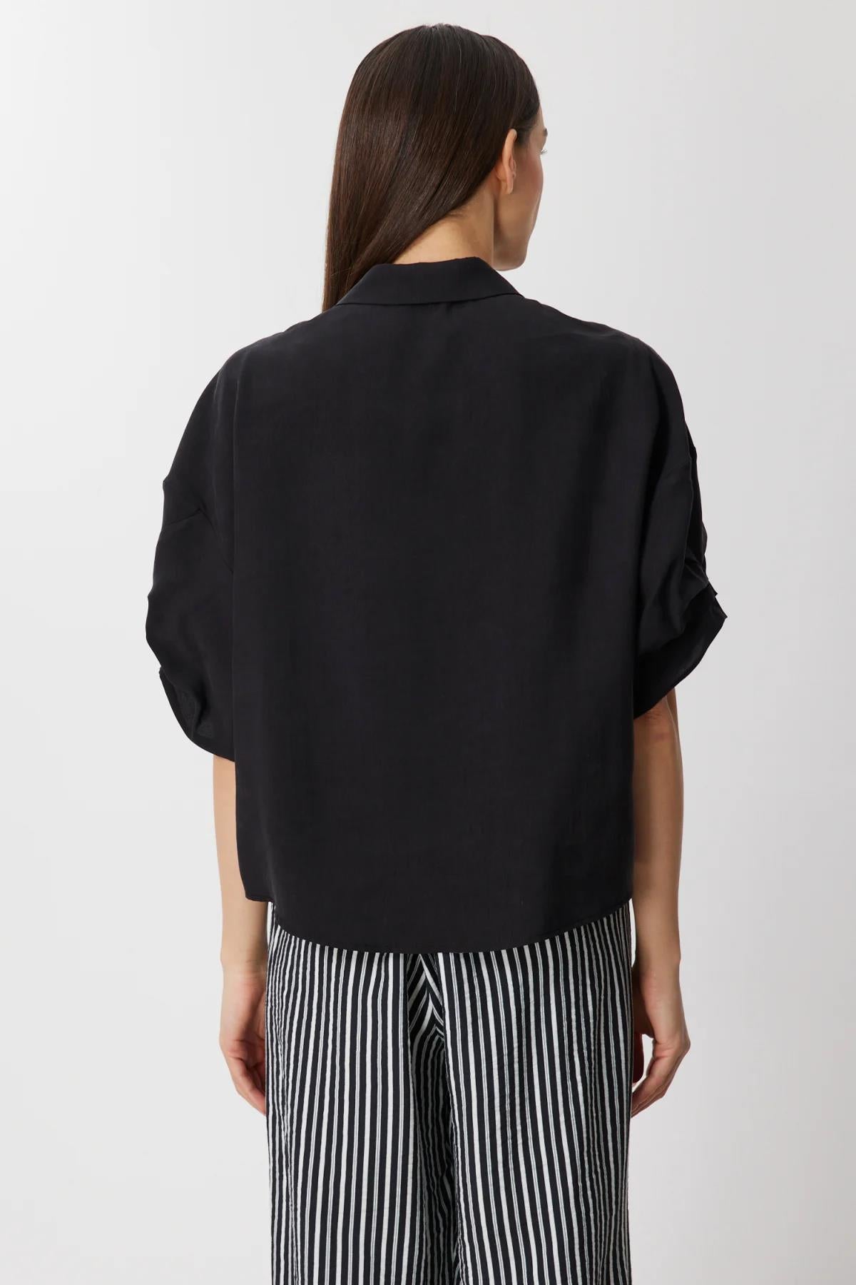 Kolu Büzgülü Kısa Kollu Gömlek