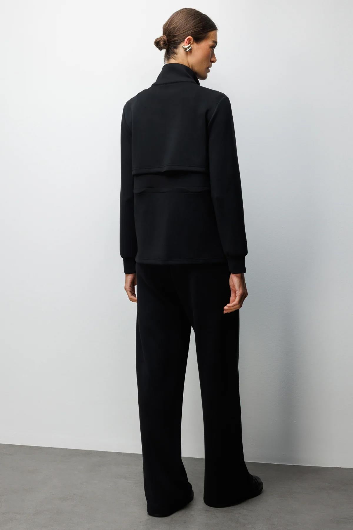 جاكيت بياقة قائمة ورباط خصر
