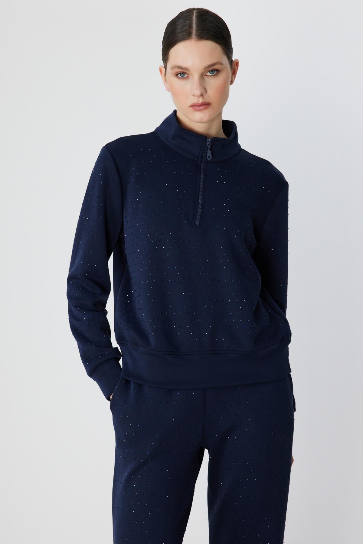 Yakası Fermuarlı Taşlı Eşofman Üstü