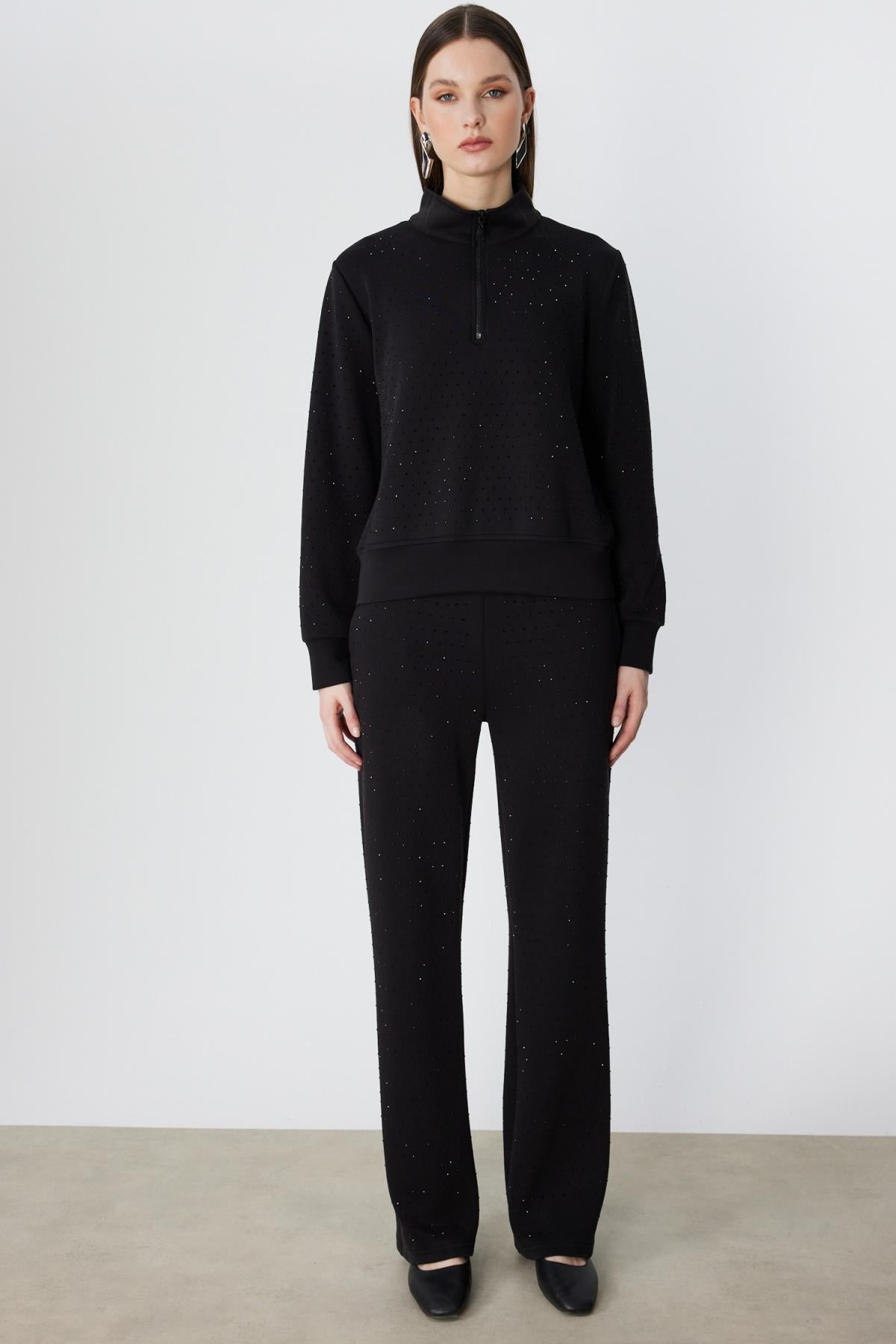 Yakası Fermuarlı Taşlı Eşofman Üstü