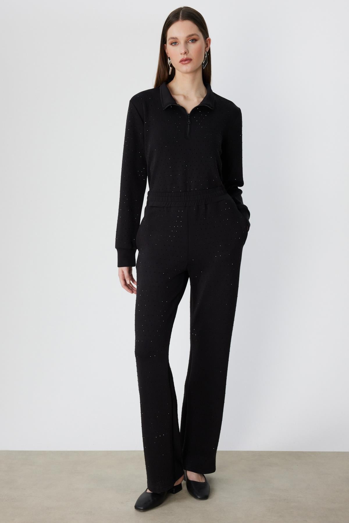 Taş İşlemeli Bol Paça Eşofman Altı