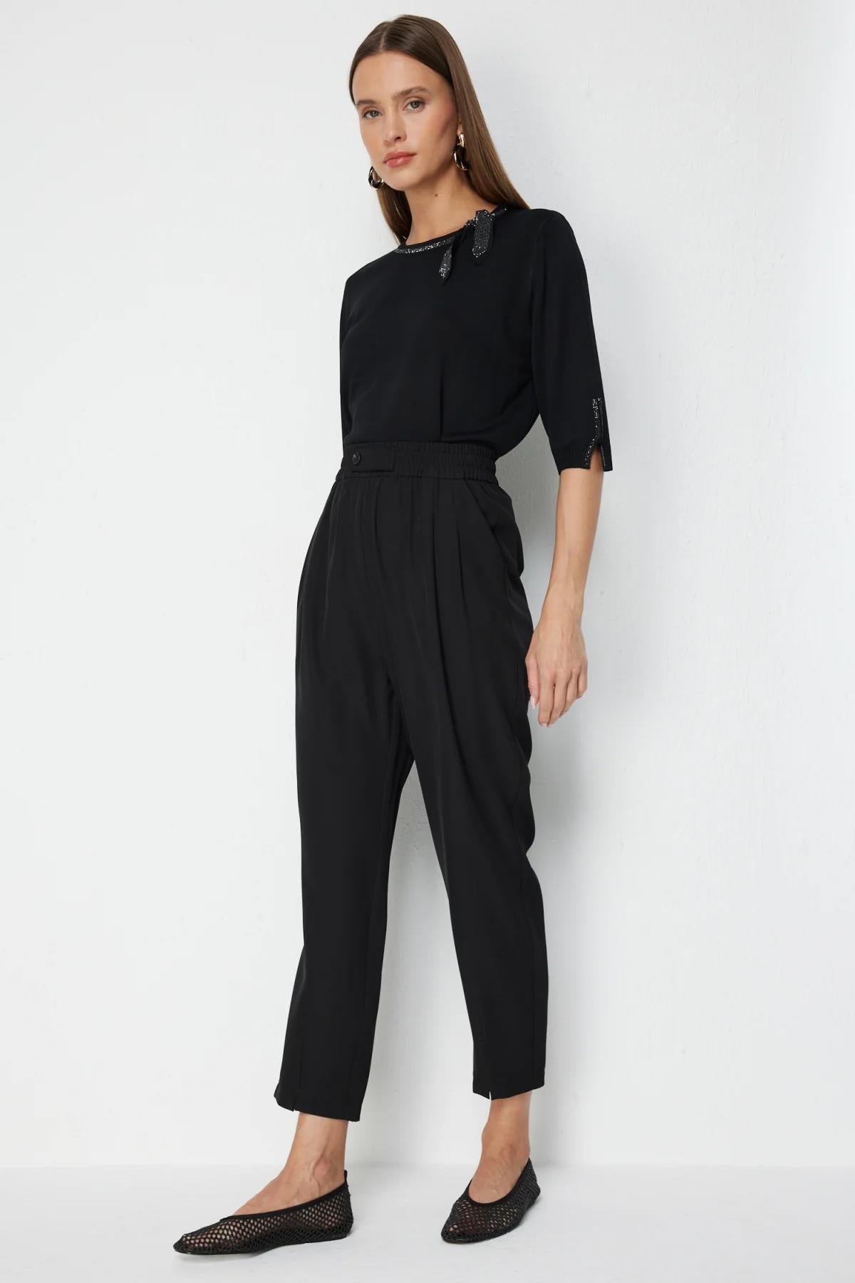 Beli Lastikli Paçası Dikiş Detaylı Cepli Pantolon