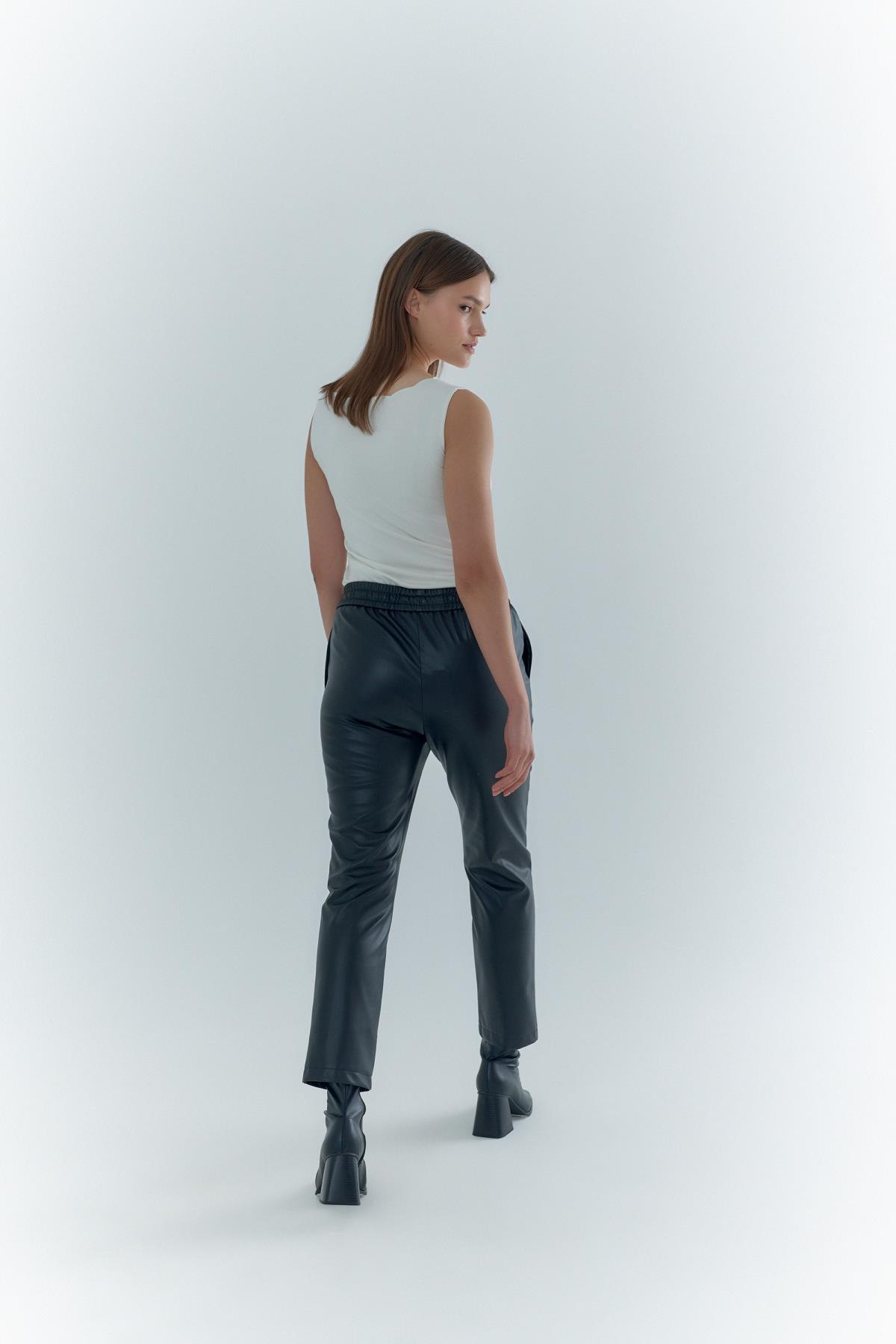 Önü Yırtmaçlı Ekose Detaylı Deri Kadın Pantolon - Eser Giyim
