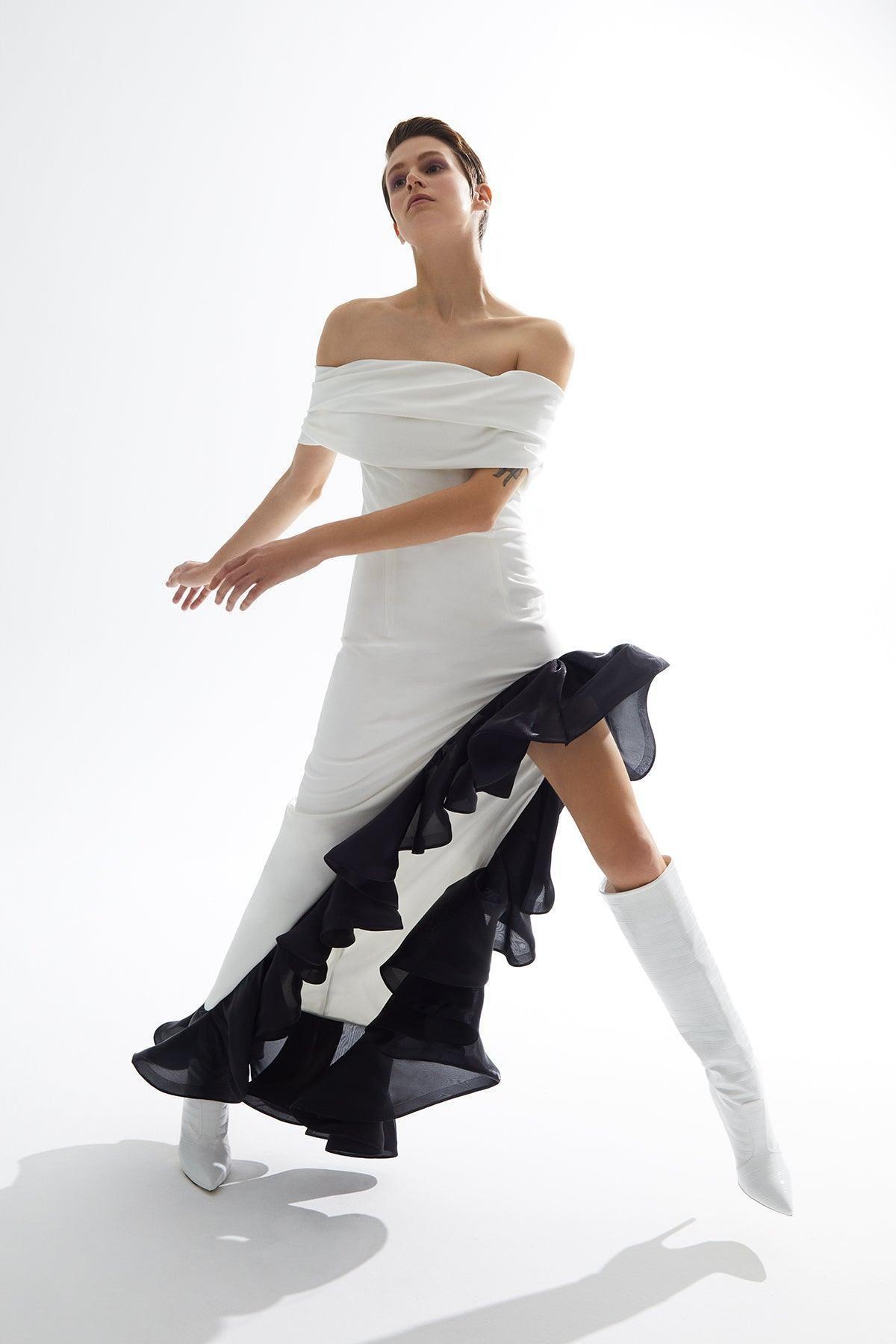 Straplez Düşük Kollu Volanlı Asimetrik Kesim Elbise - Eser Giyim