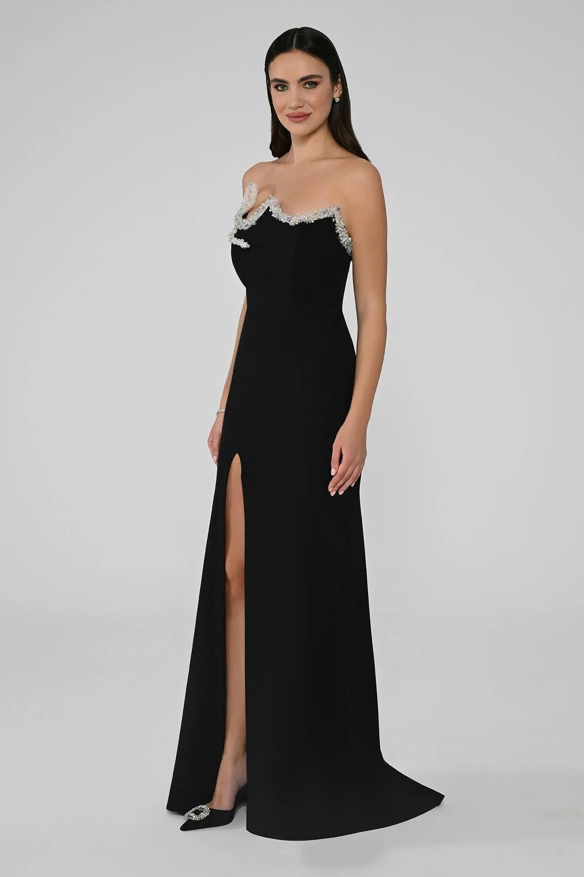 Straplez Yakası Taşlı Asimetrik Kesim Önden Yırtmaçlı Uzun Elbise - Eser Giyim