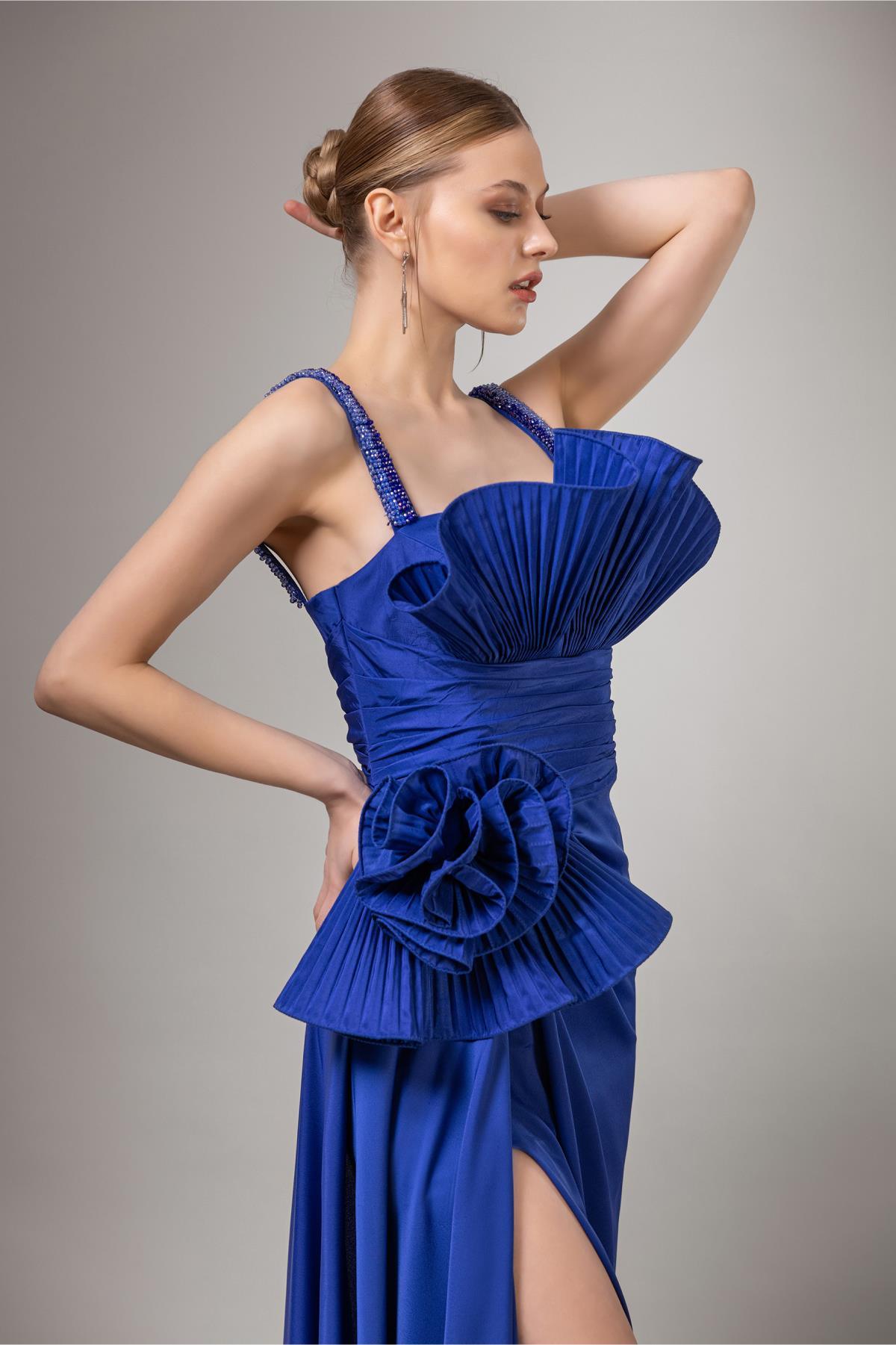 Taş Askılı Yelpaze ve Gül Detaylı Elbise - Eser Giyim