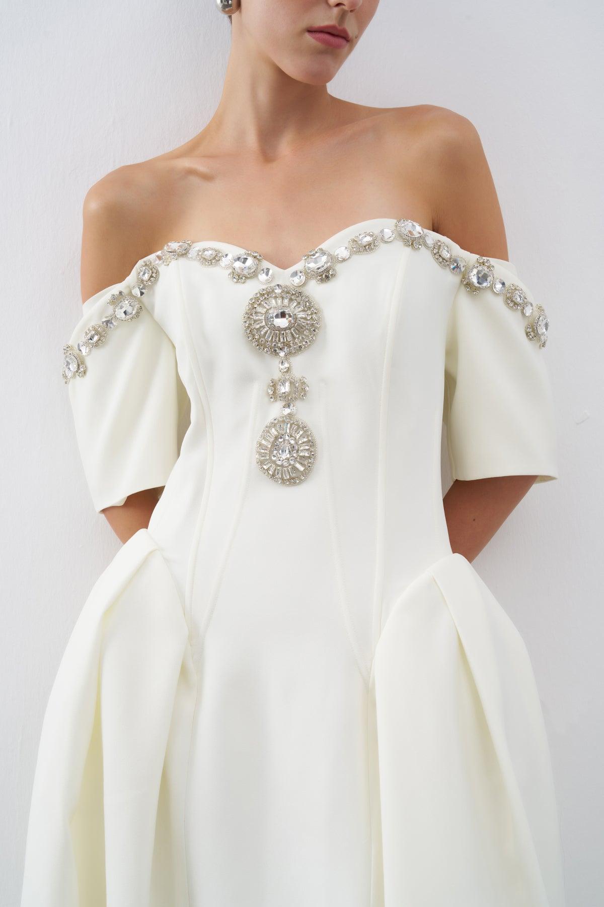 Taş işlemeli Düşük Omuz Pileli Midi Abiye Elbise