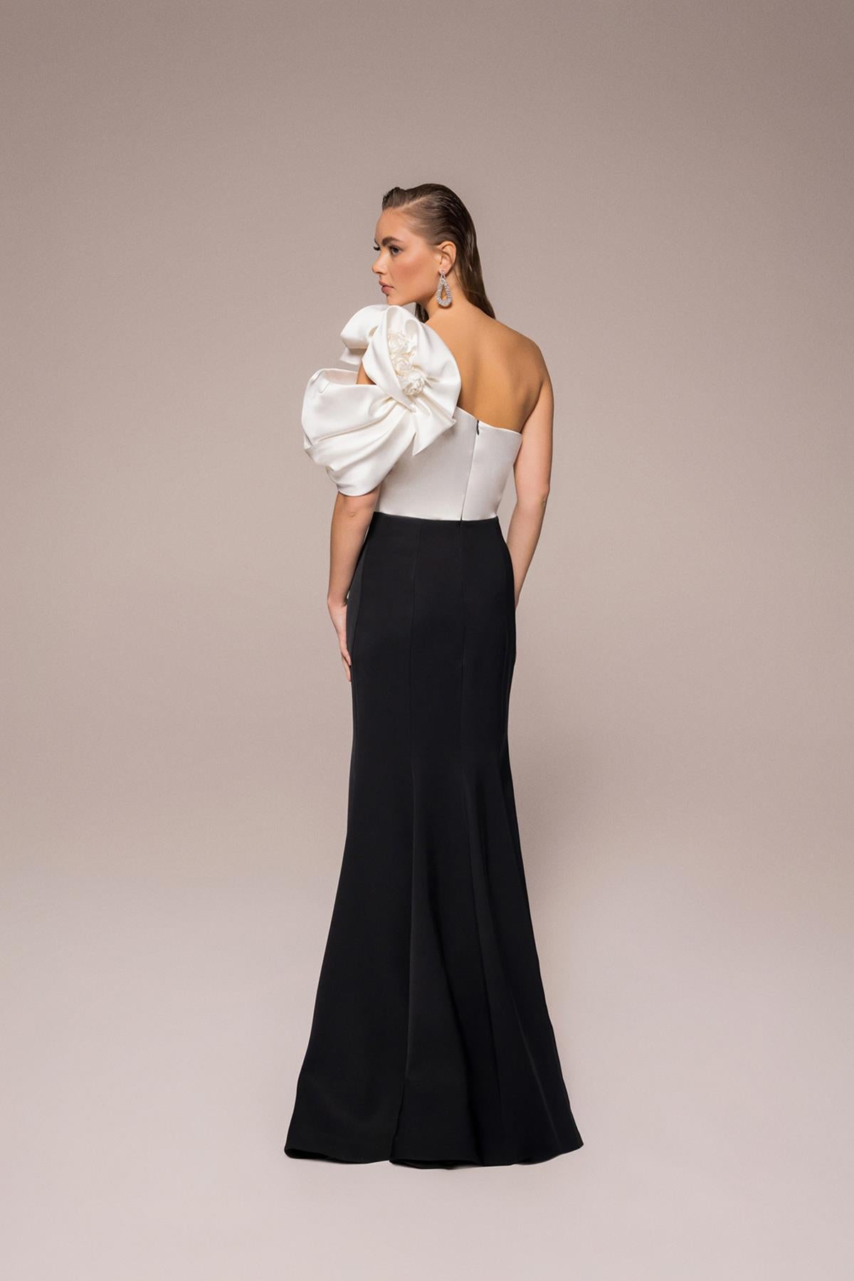 One Shoulder Flower Detailed Fish Evening Dress