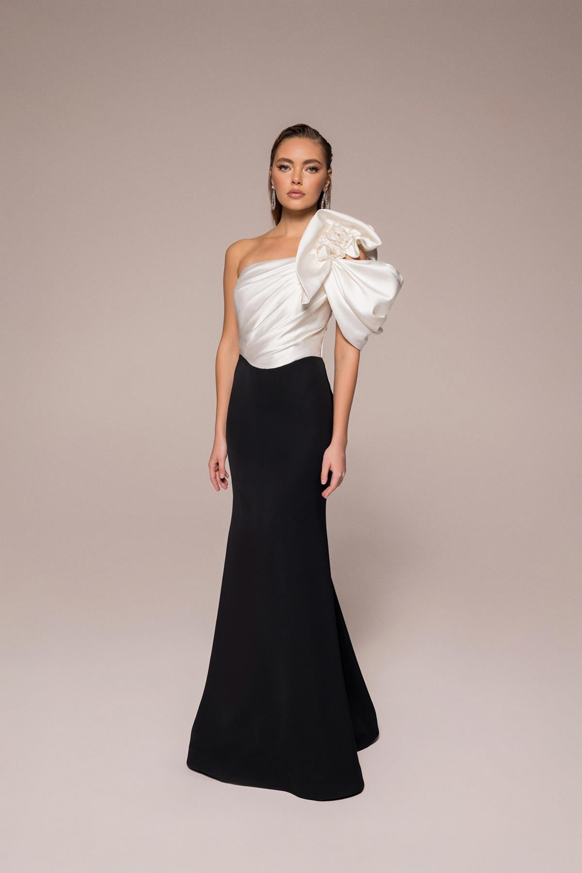 One Shoulder Flower Detailed Fish Evening Dress