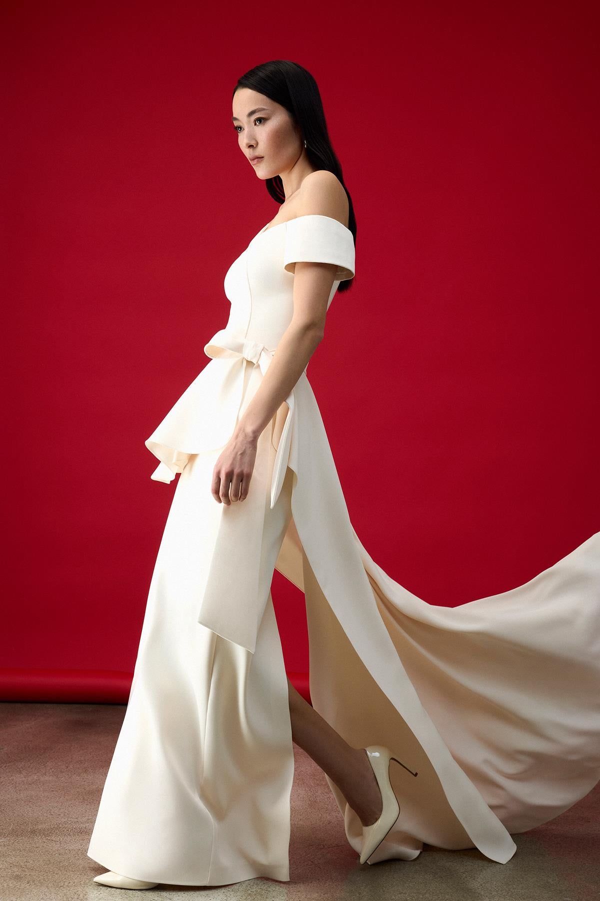 Tek Omuz Yırtmaçlı Uzun Abiye Elbise