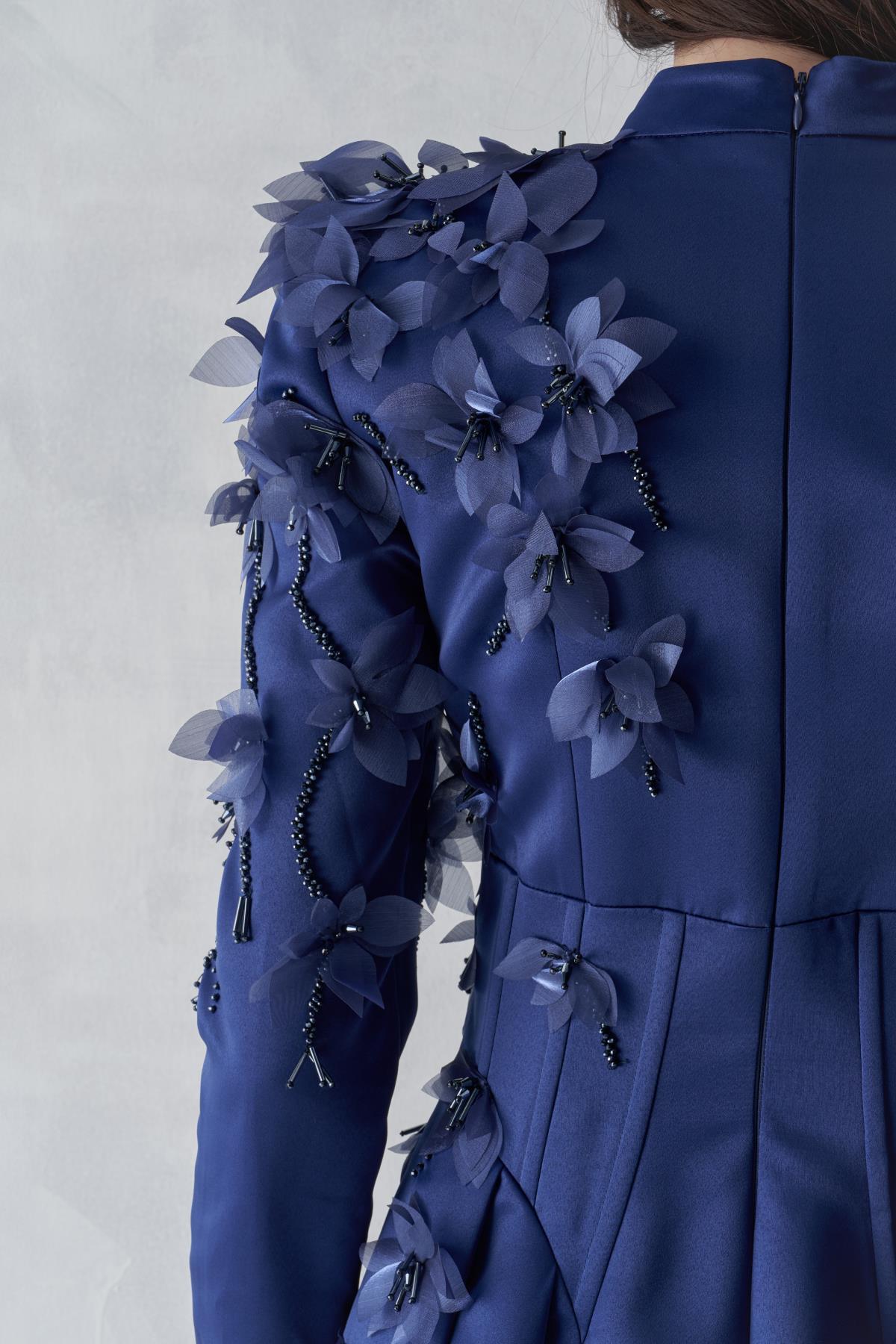 Tek Yan Komple Kabartma Çiçek Elbise - Eser Giyim