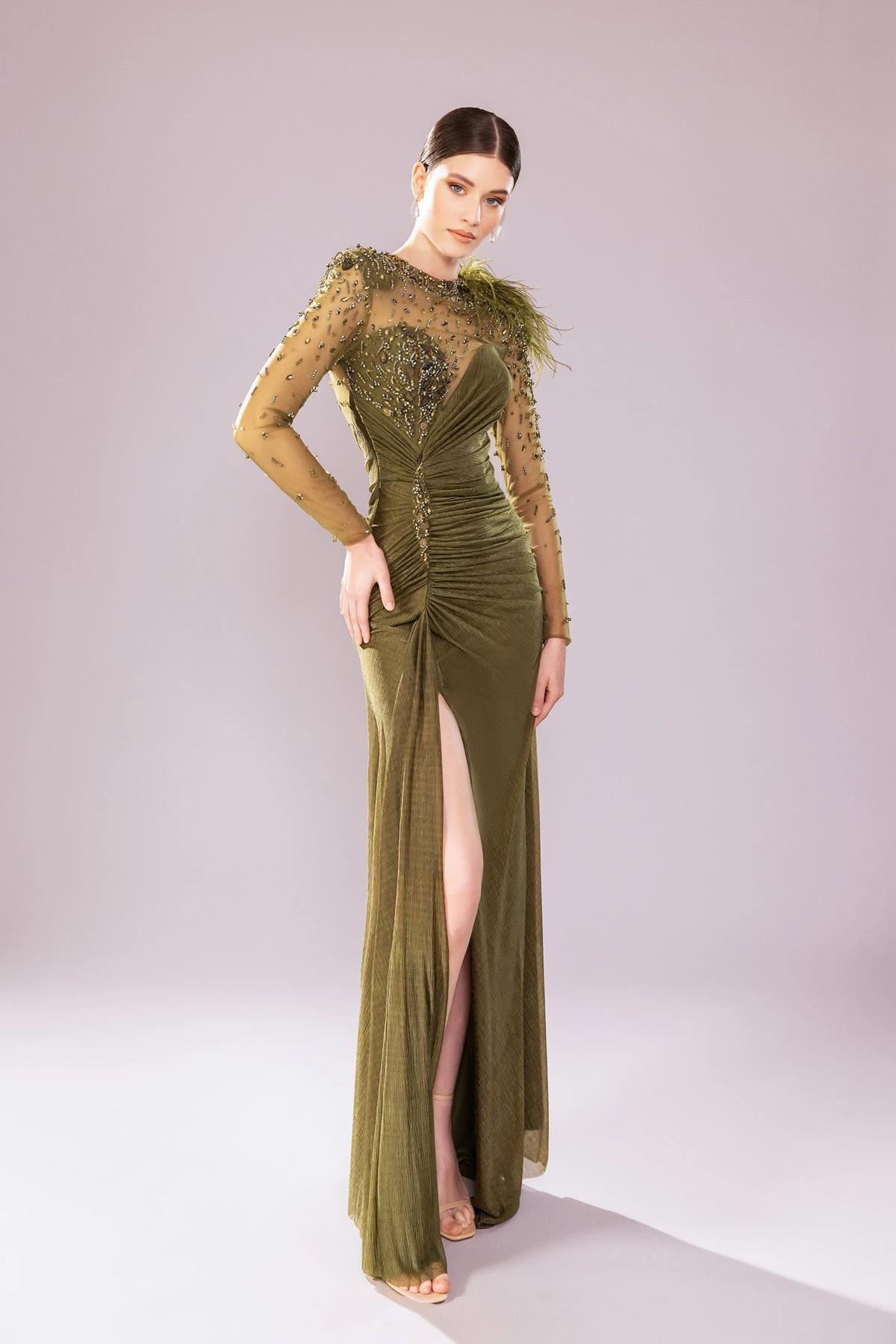 Transparan Uzun Kol Tüy Detaylı Uzun Abiye Elbise - Eser Giyim