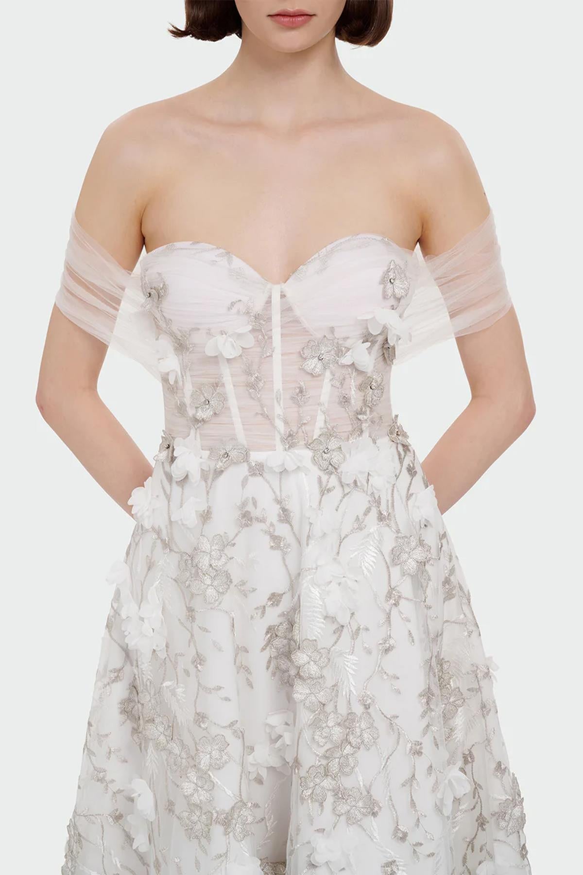 Üç Boyut Çiçek Detaylı Düşük Omuz Abiye Elbise