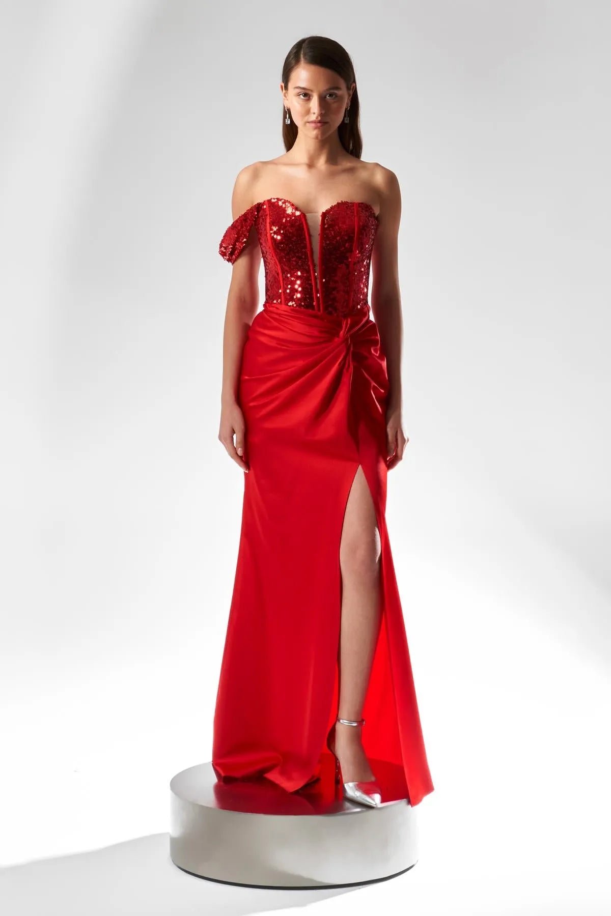 Üstü Payetli Eteği Saten Uzun Abiye Elbise