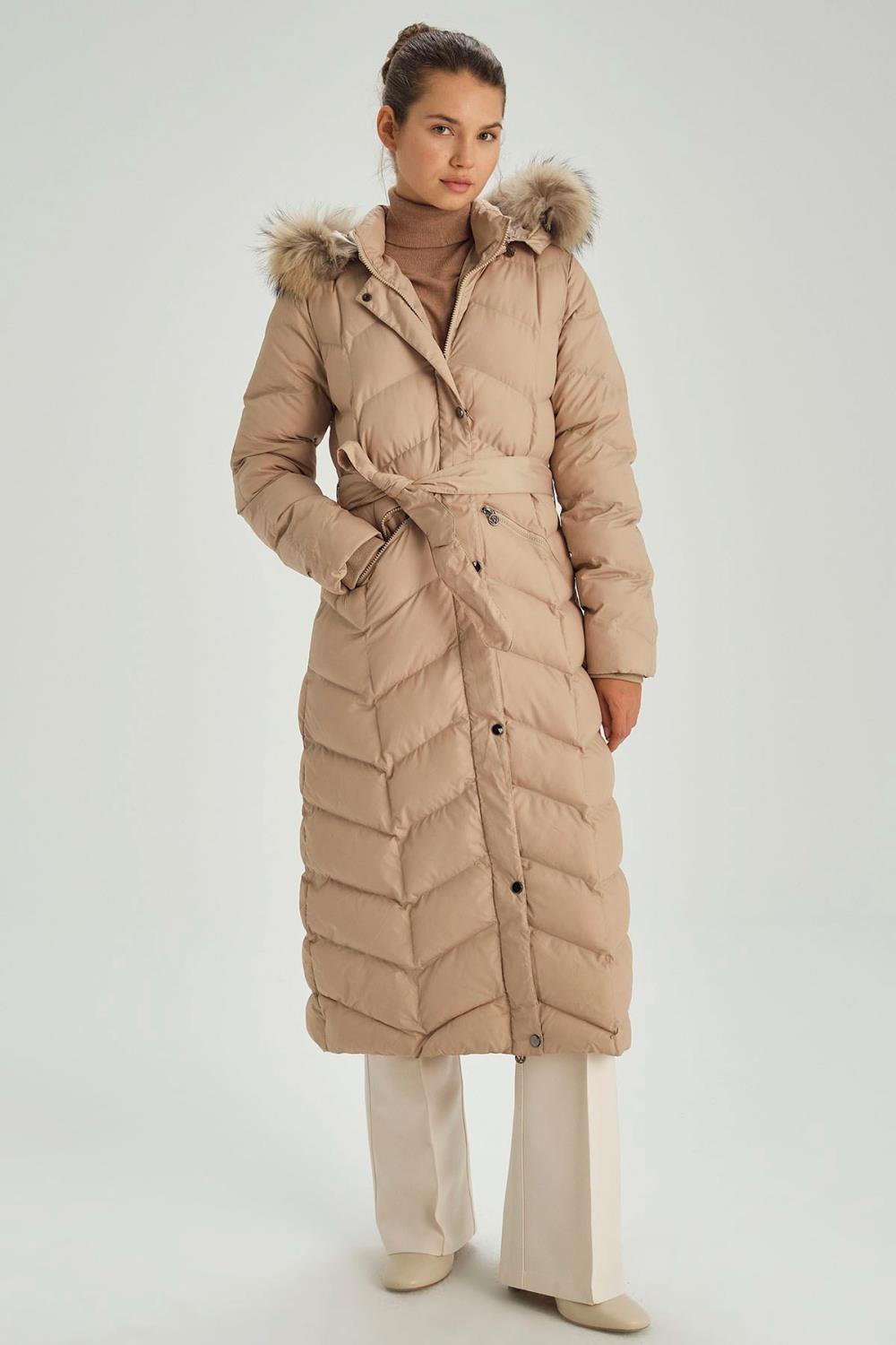 Kapüşonlu Kürklü Şişme Kadın Kaban