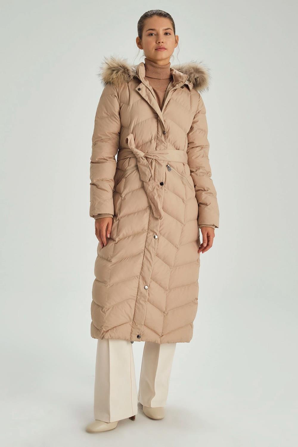 Kapüşonlu Kürklü Şişme Kadın Kaban