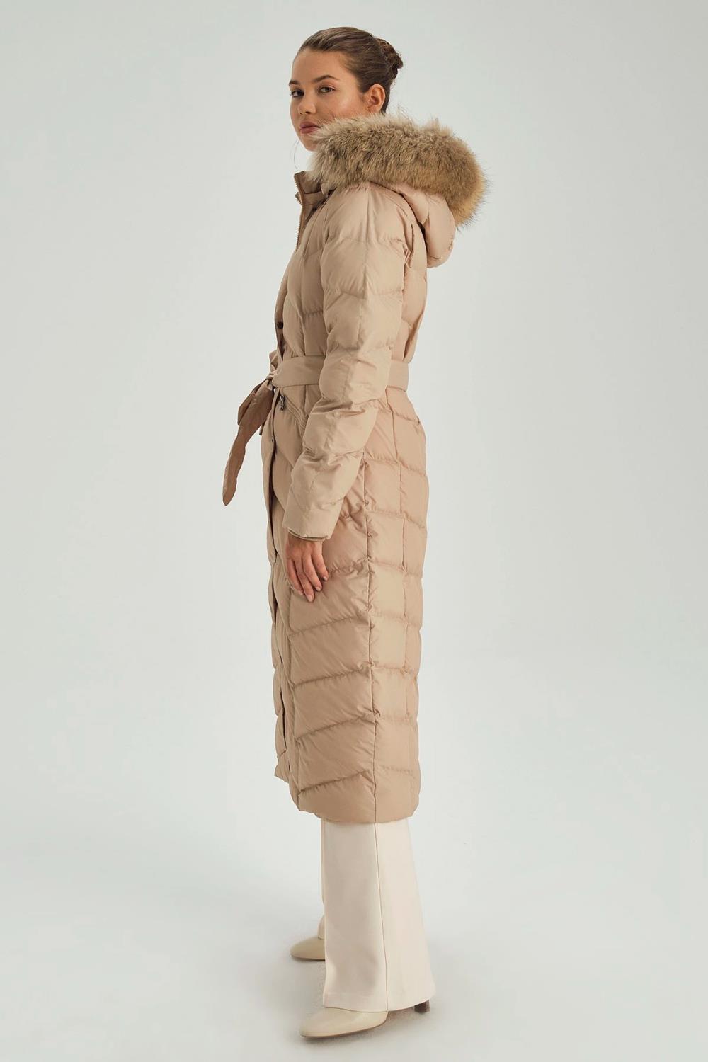 Kapüşonlu Kürklü Şişme Kadın Kaban