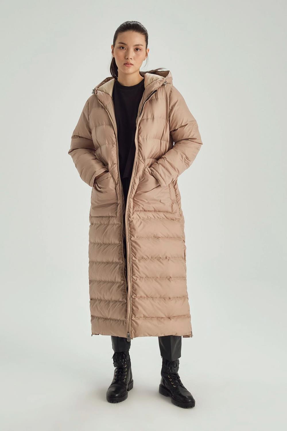 Valencia Kapüşonlu Şişme Uzun Kadın Kaban