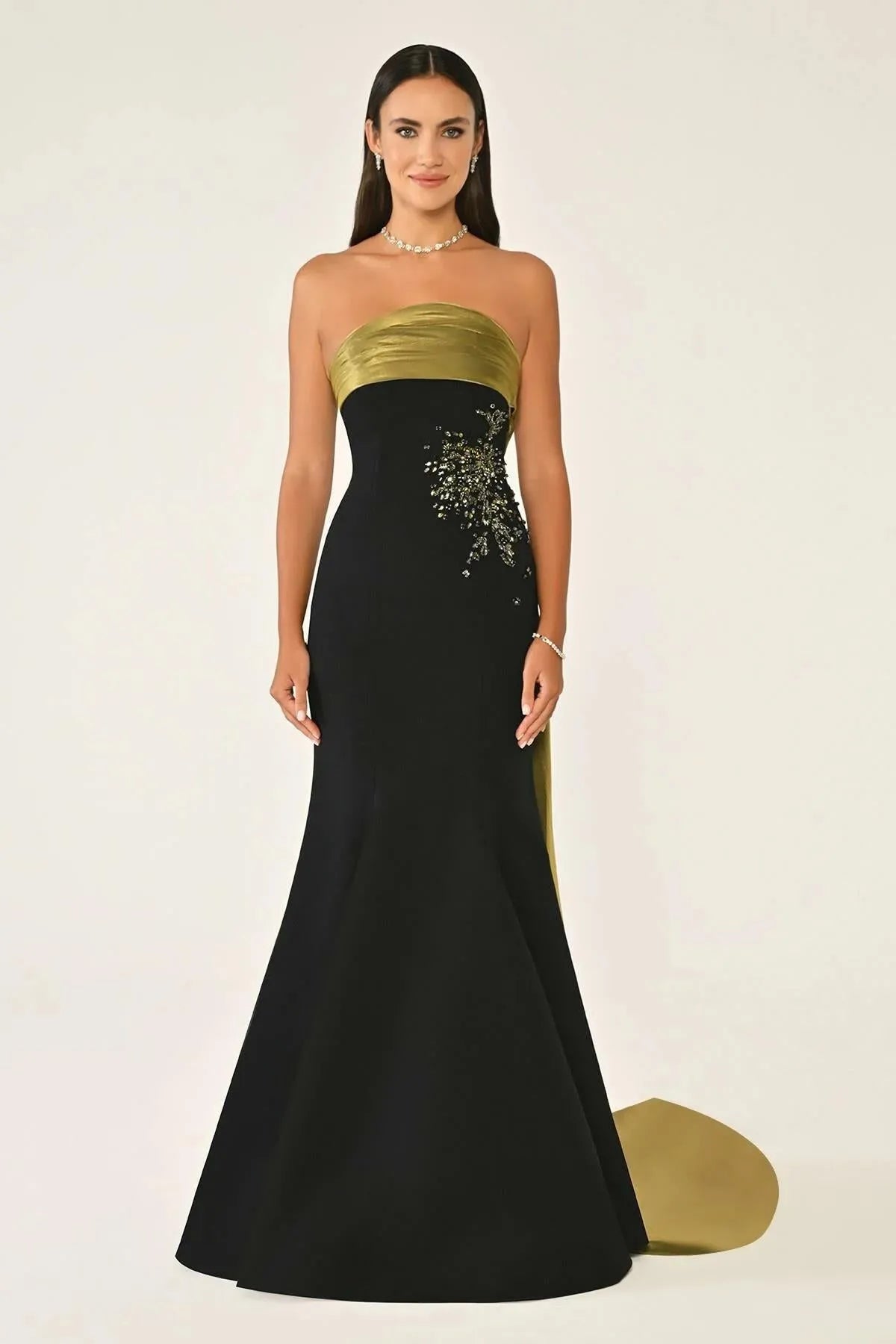 Strapless Stone Detailed Tail Crepe Long Evening Dress