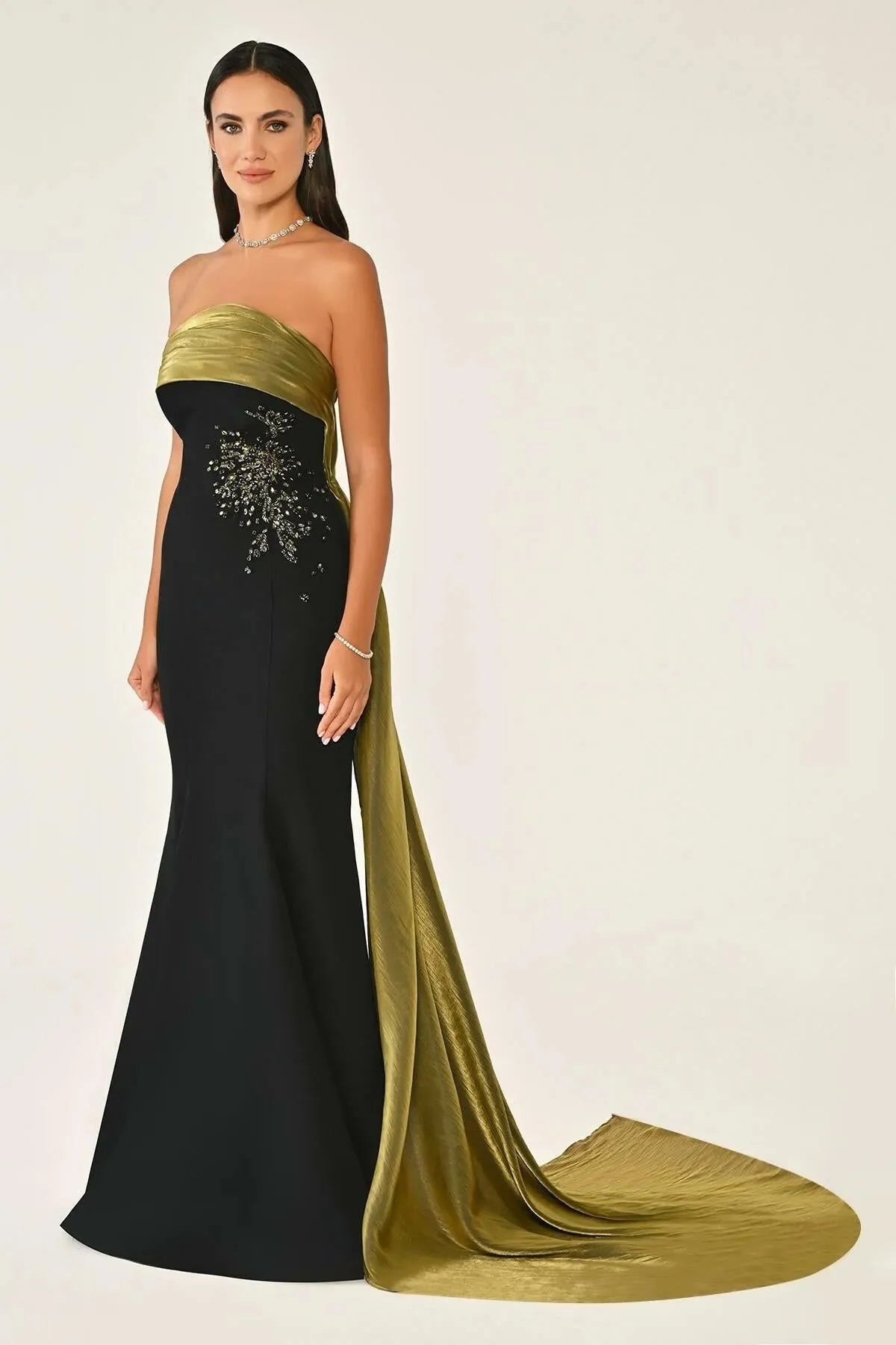 Strapless Stone Detailed Tail Crepe Long Evening Dress