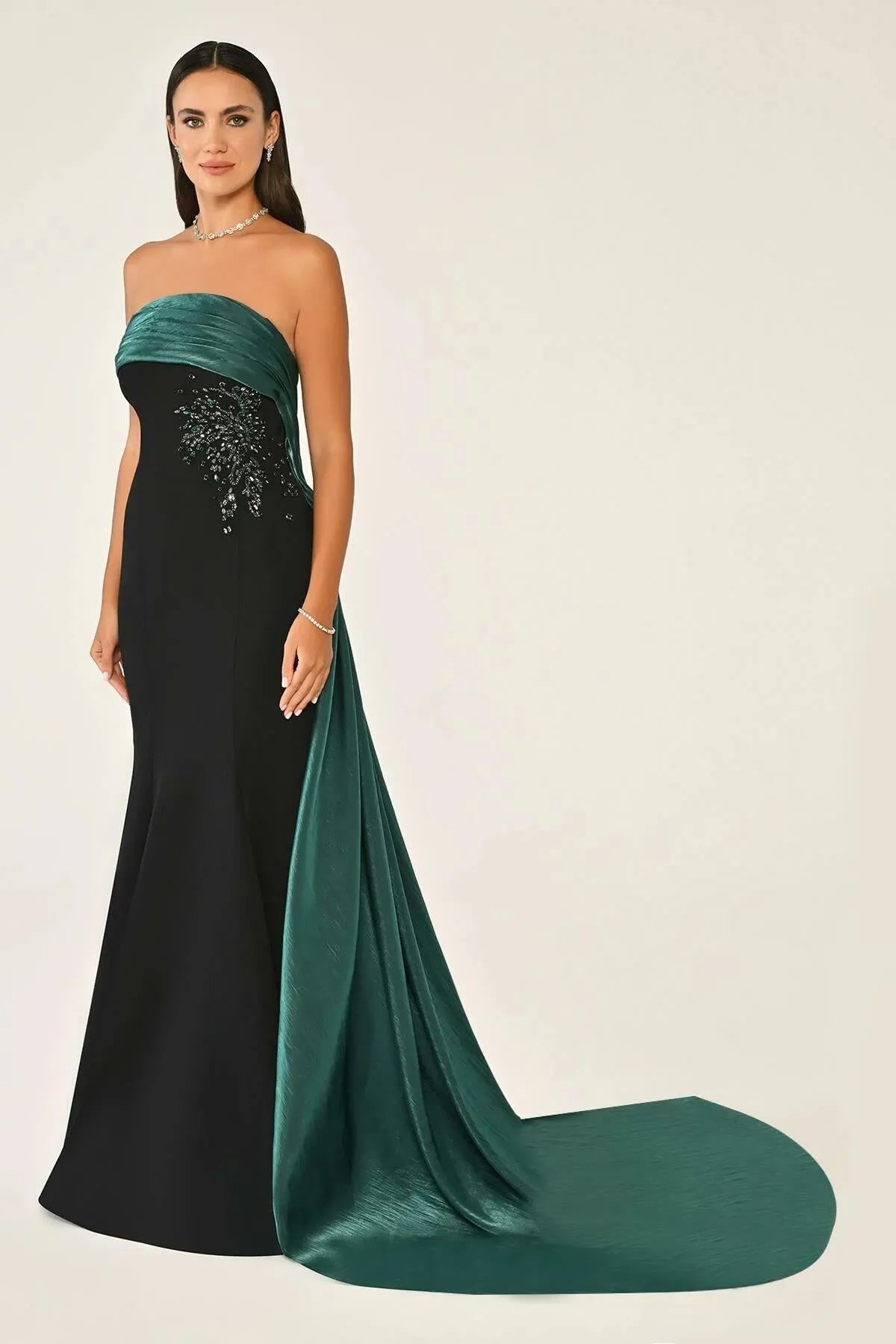Strapless Stone Detailed Tail Crepe Long Evening Dress