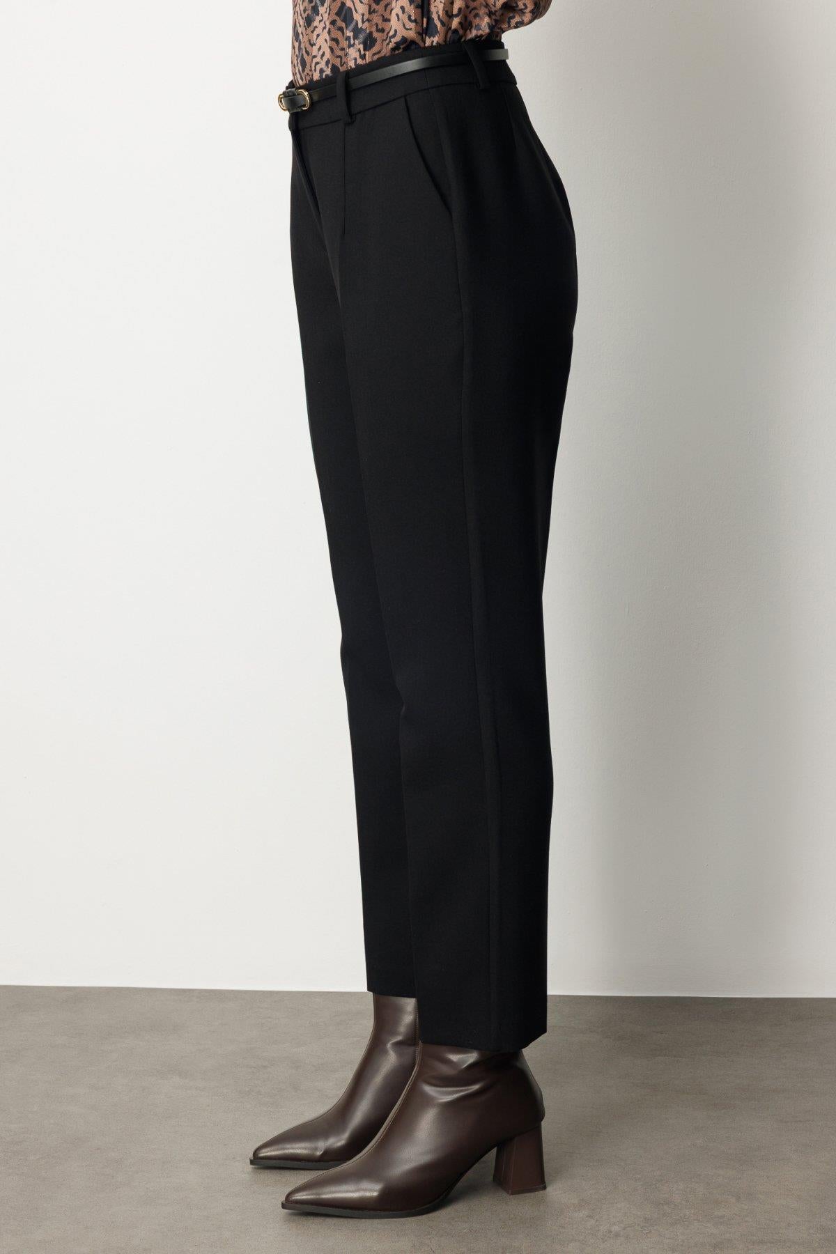 Beli Kemerli Dar Paça Pantolon