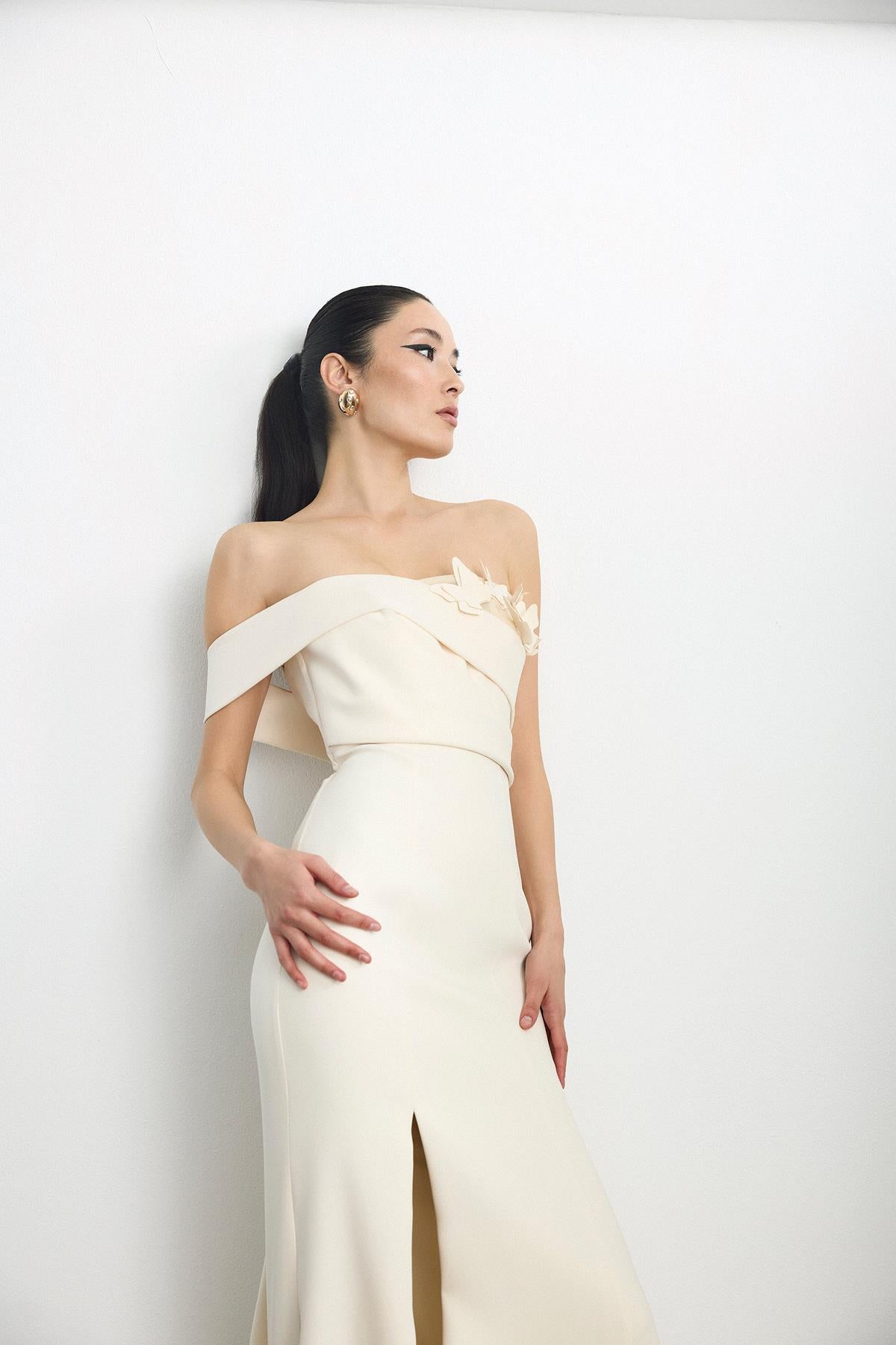 One Shoulder and Slit Detailed Butterfly Applique Evening Dress