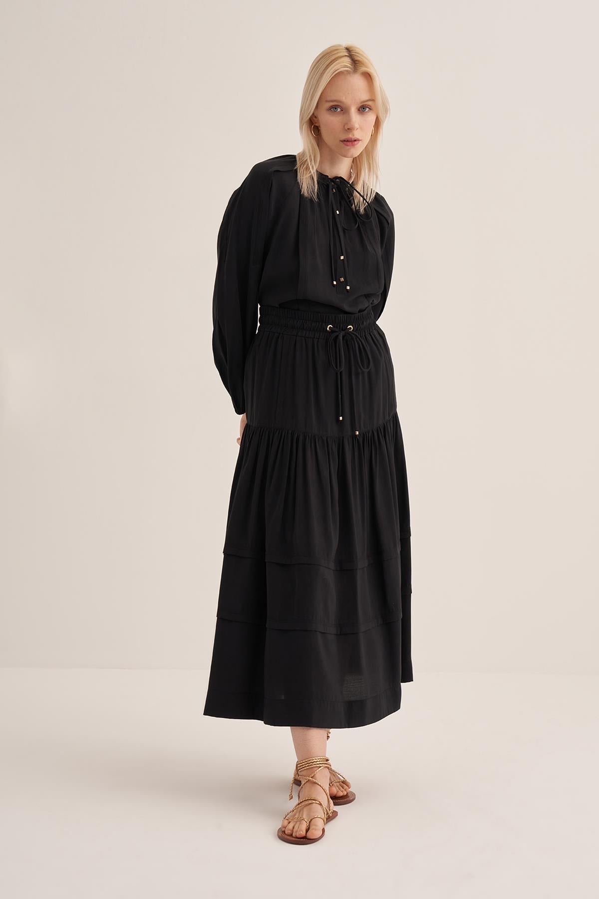 Elastic Waist Layered Skirt