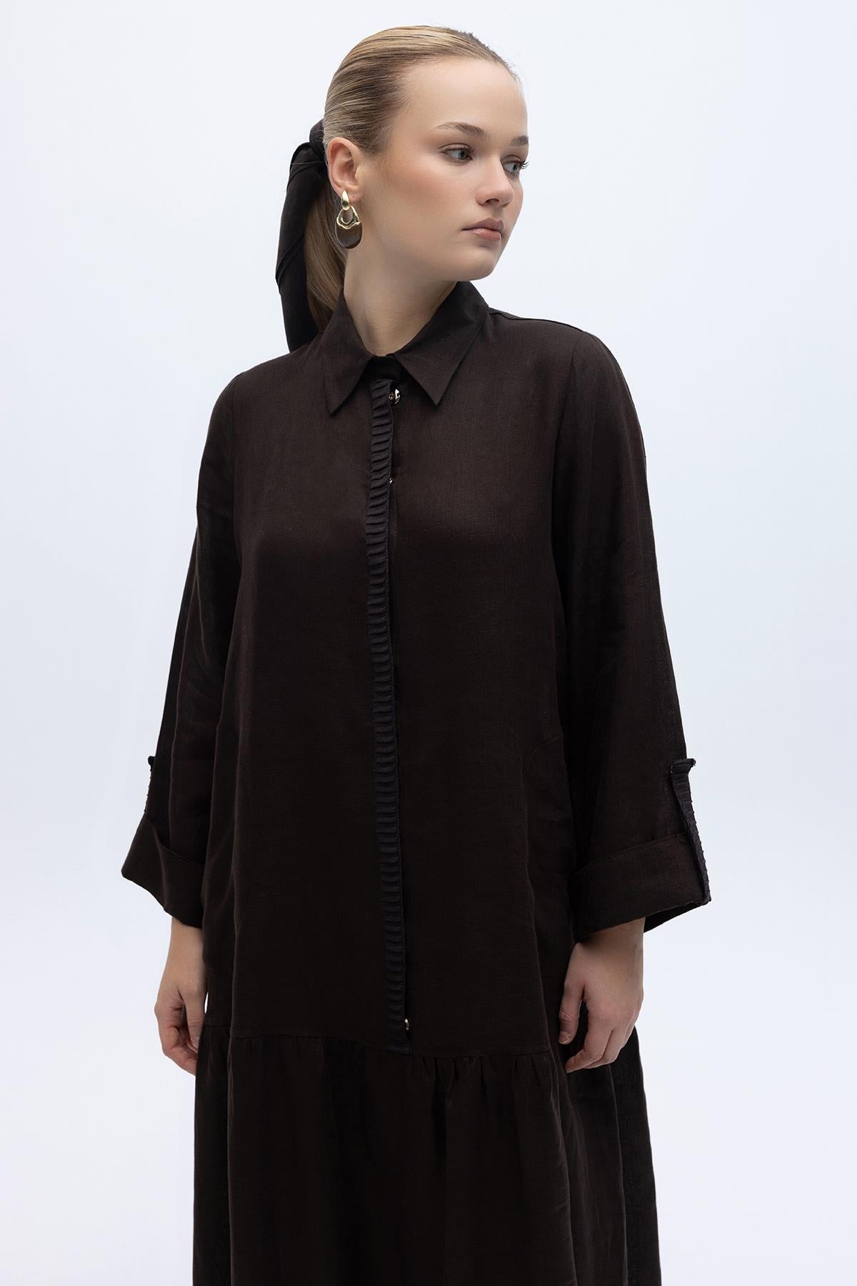 Linen Dress with Shirt Collar Holding Detail