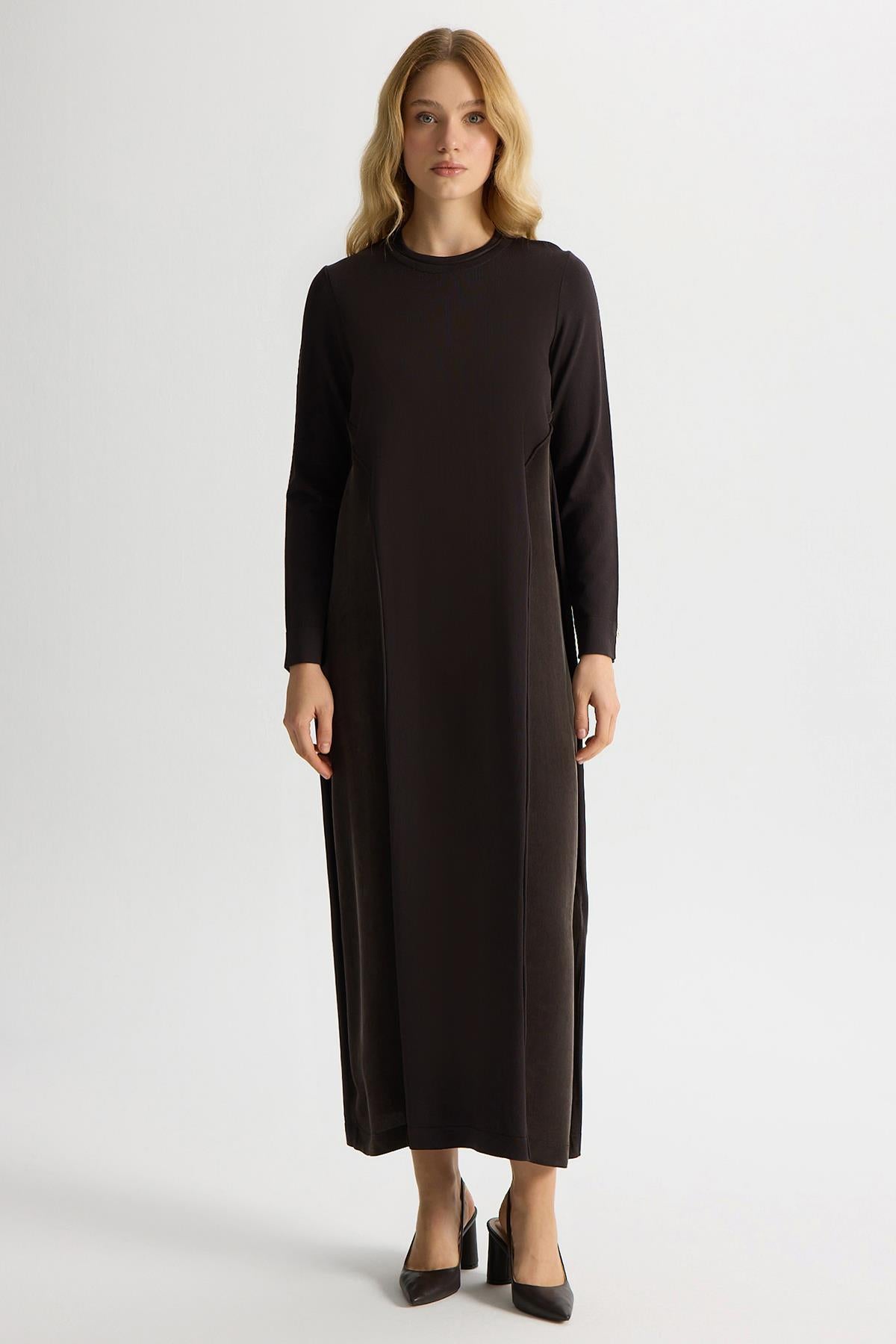 Ön Kısmı Cupro Detaylı Triko Elbise