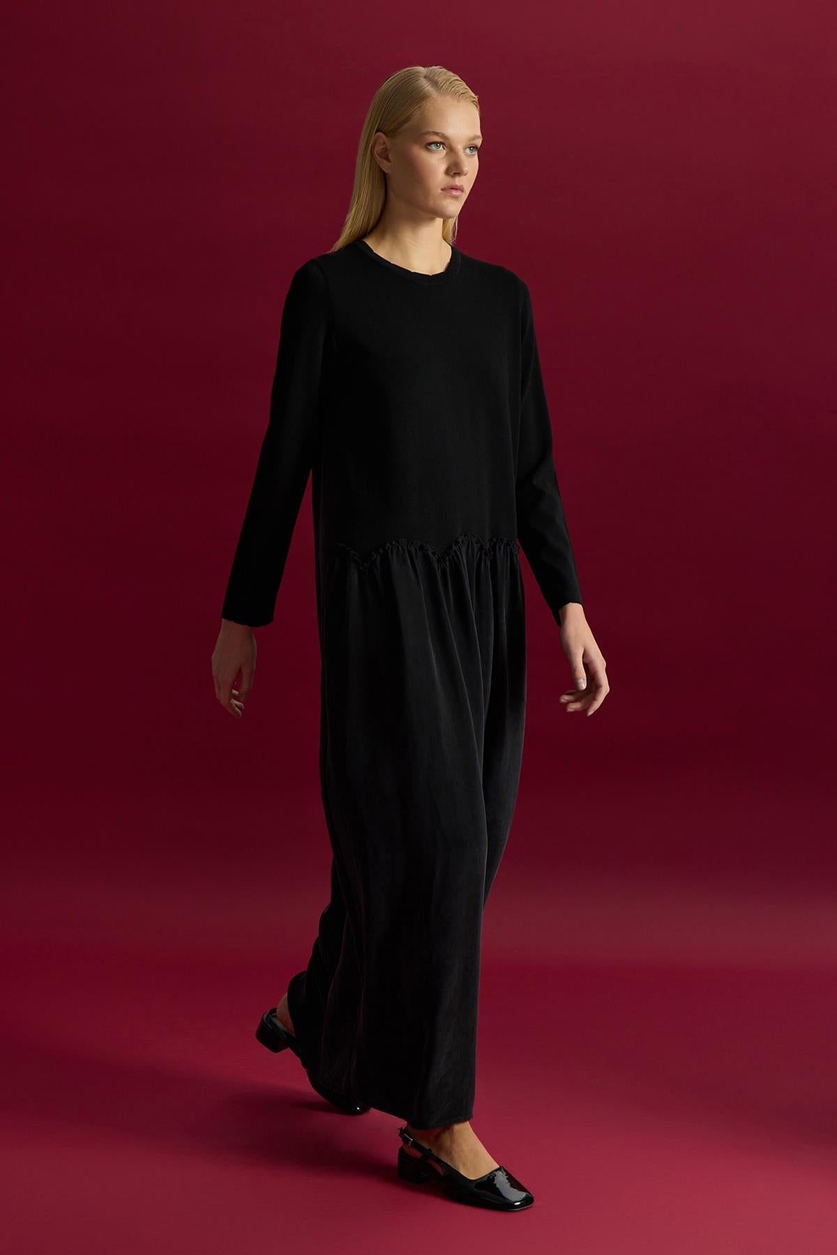 Büzgü Detaylı Triko Cupro Elbise