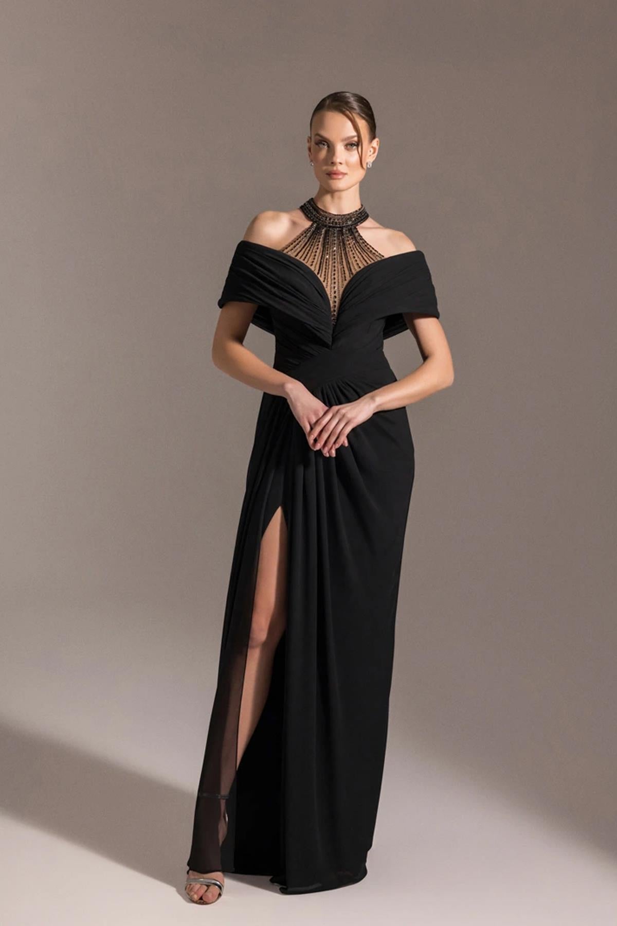 Low-cut Detailed Stone Embroidered Draped Slit Chiffon Evening Dress