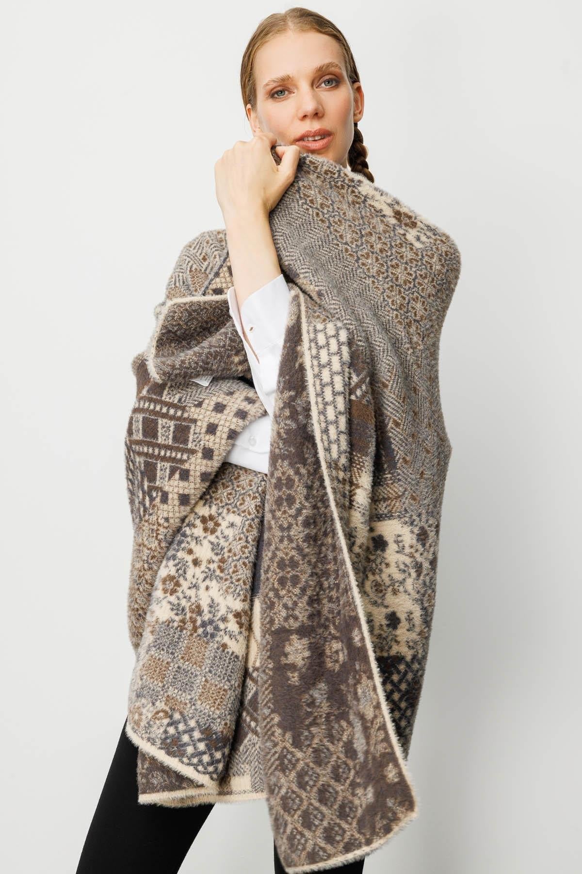 Kırk Yama Desenli Sakallı İp Büyük Şal