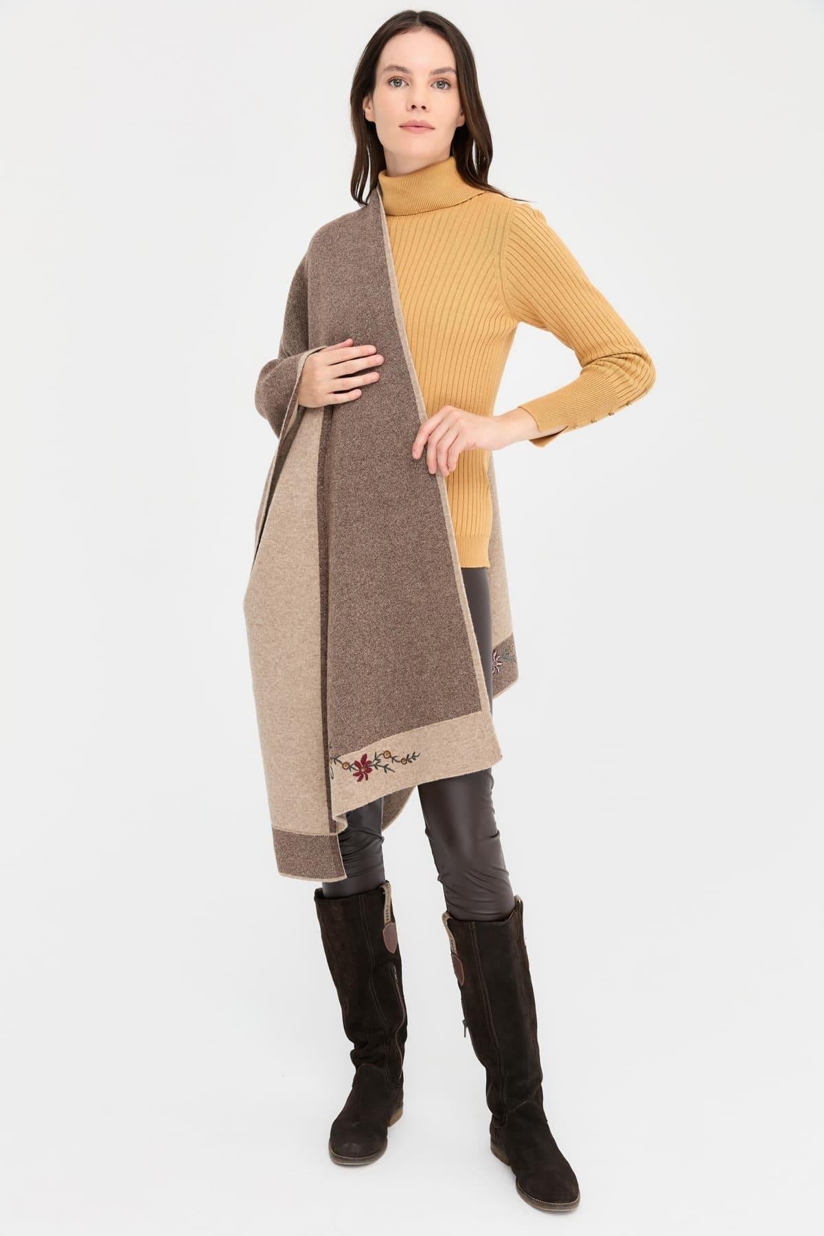 Üç Çiçekli Nakış İşlemeli Şal