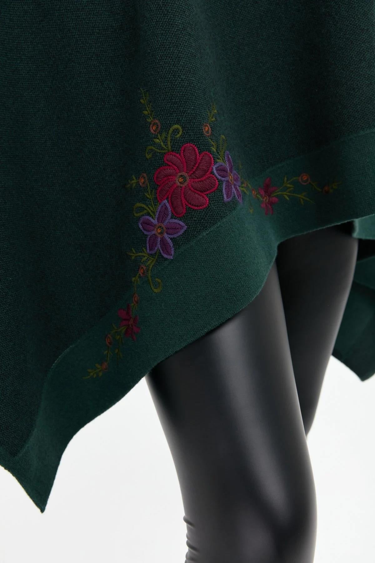 Üç Çiçekli Nakış İşlemeli Şal