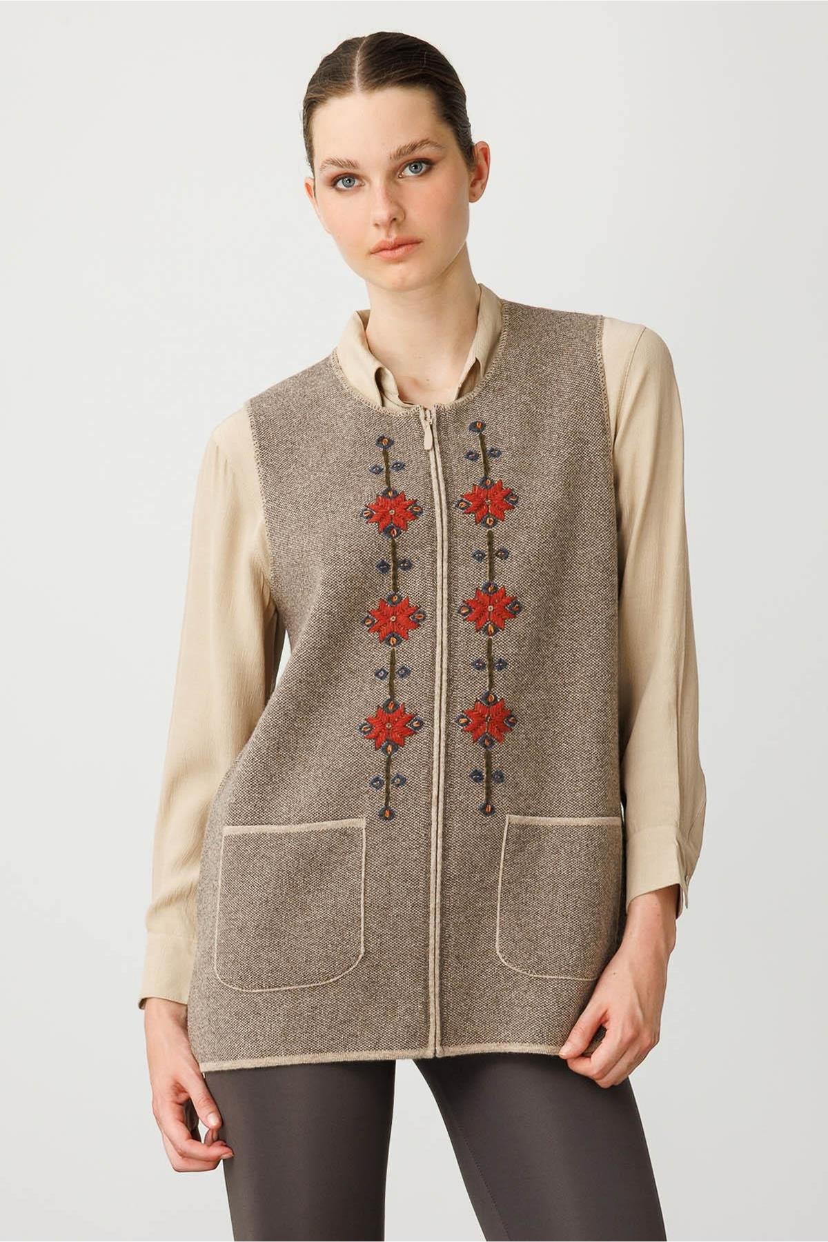 Crew Neck Embroidered Front Zippered Vest 